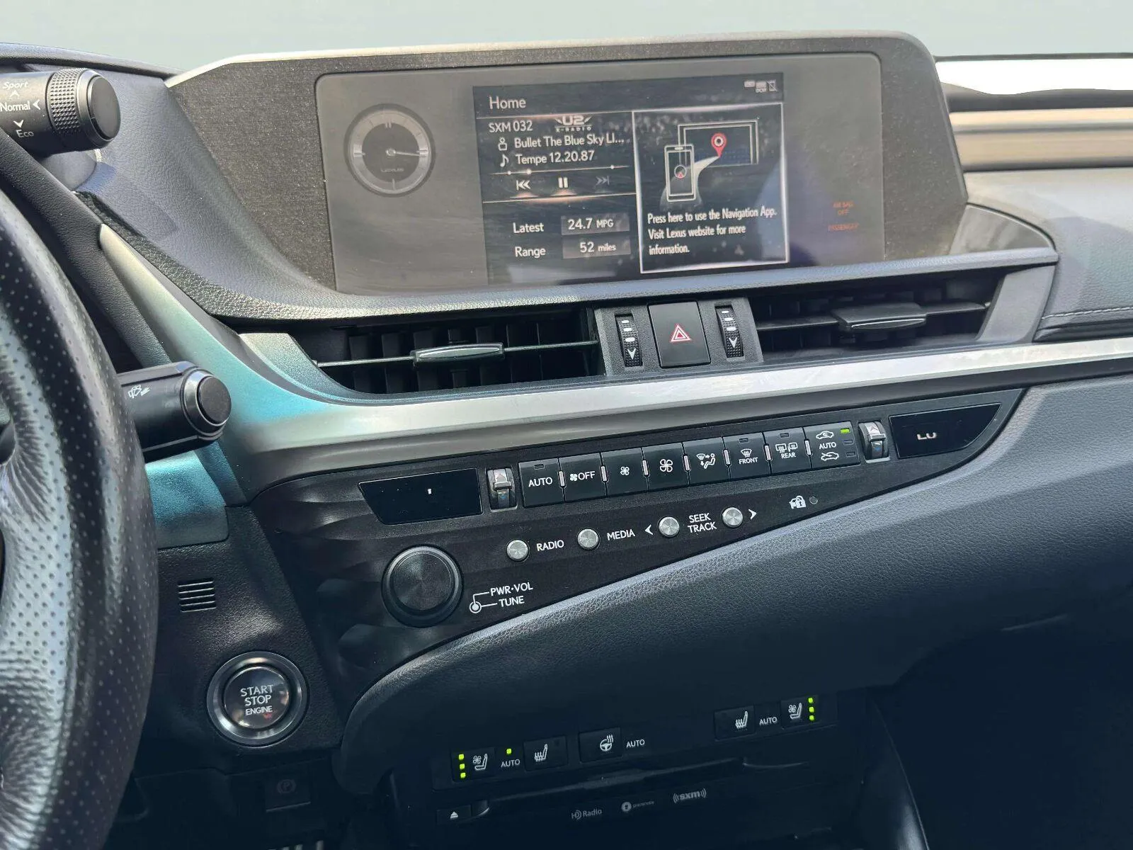 Lexus ES photo 33