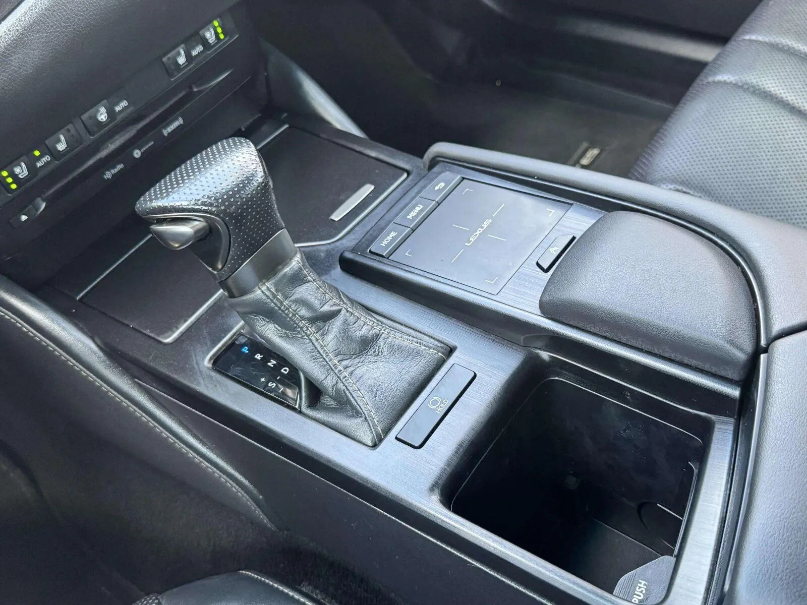 Lexus ES photo 37