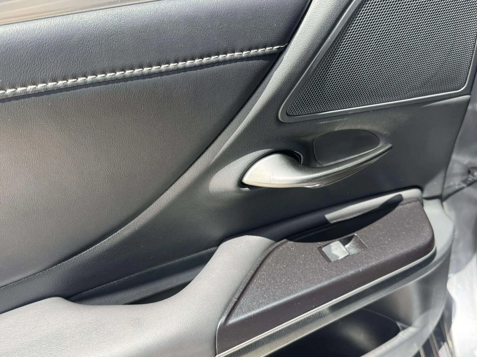 Lexus ES photo 41