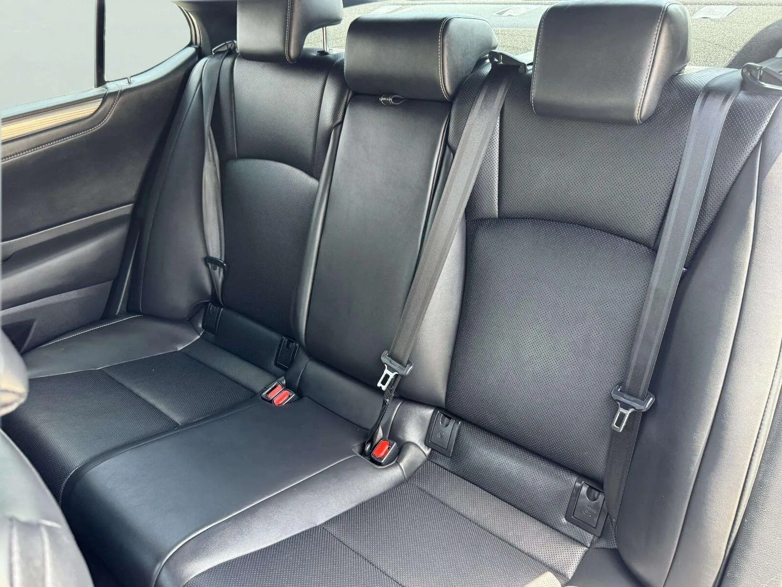 Lexus ES photo 42