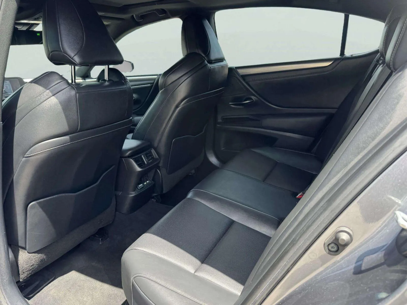 Lexus ES photo 43