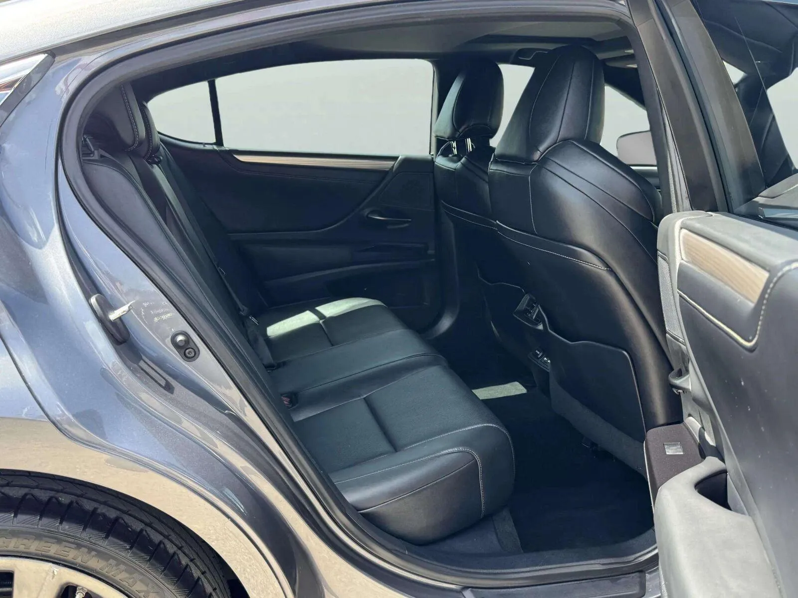 Lexus ES photo 44
