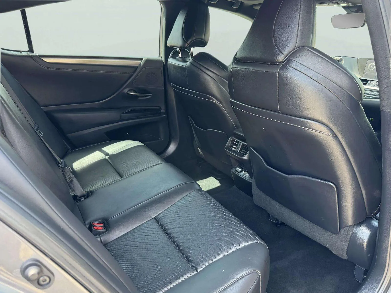 Lexus ES photo 49