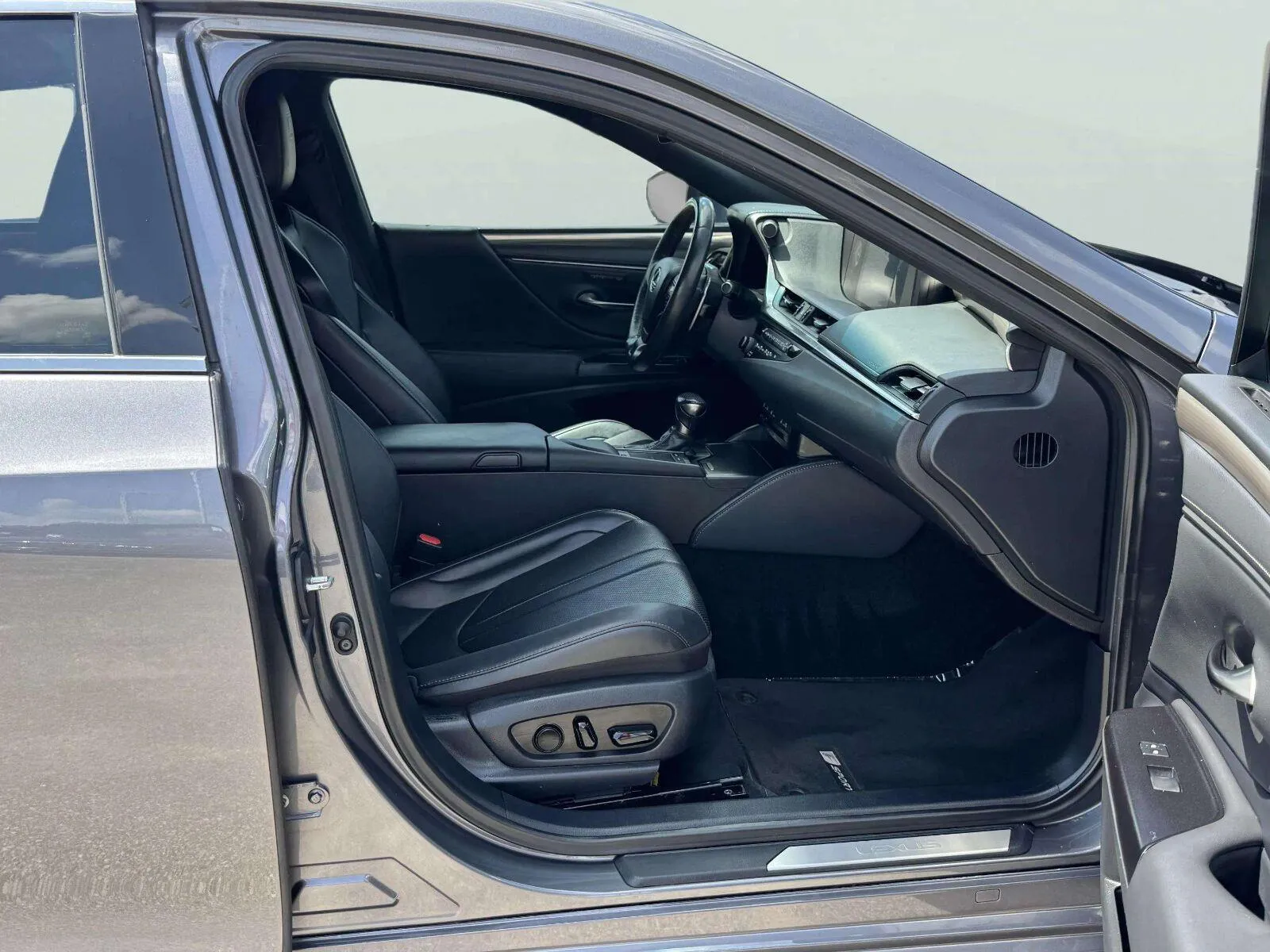 Lexus ES photo 54