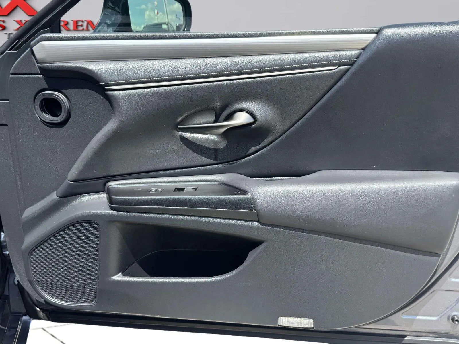 Lexus ES photo 56