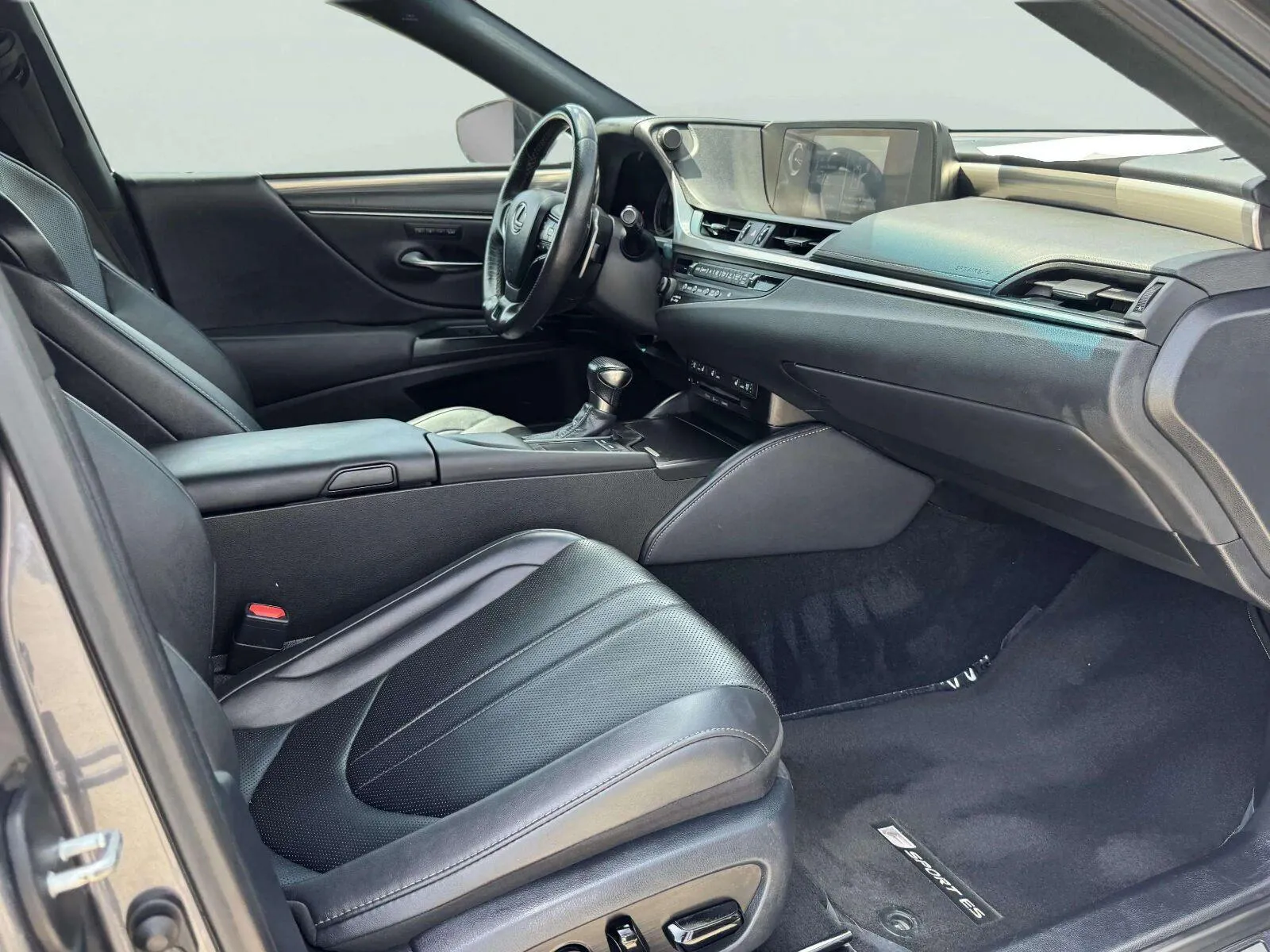Lexus ES photo 59