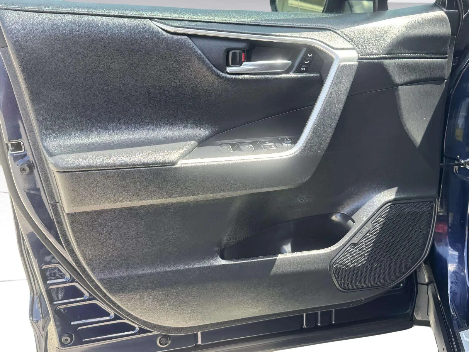 Toyota RAV4 photo 19