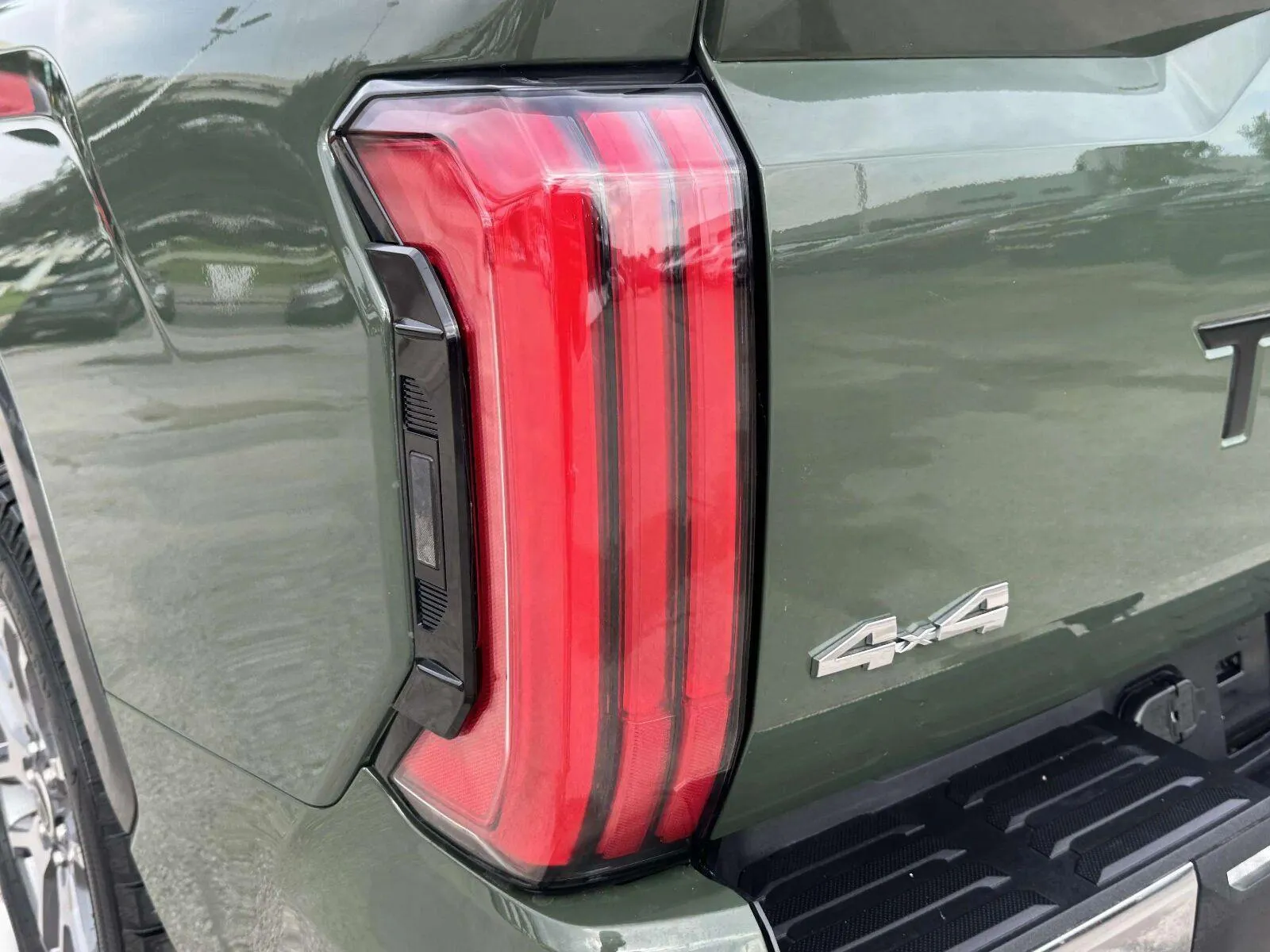 Toyota Tundra photo 14