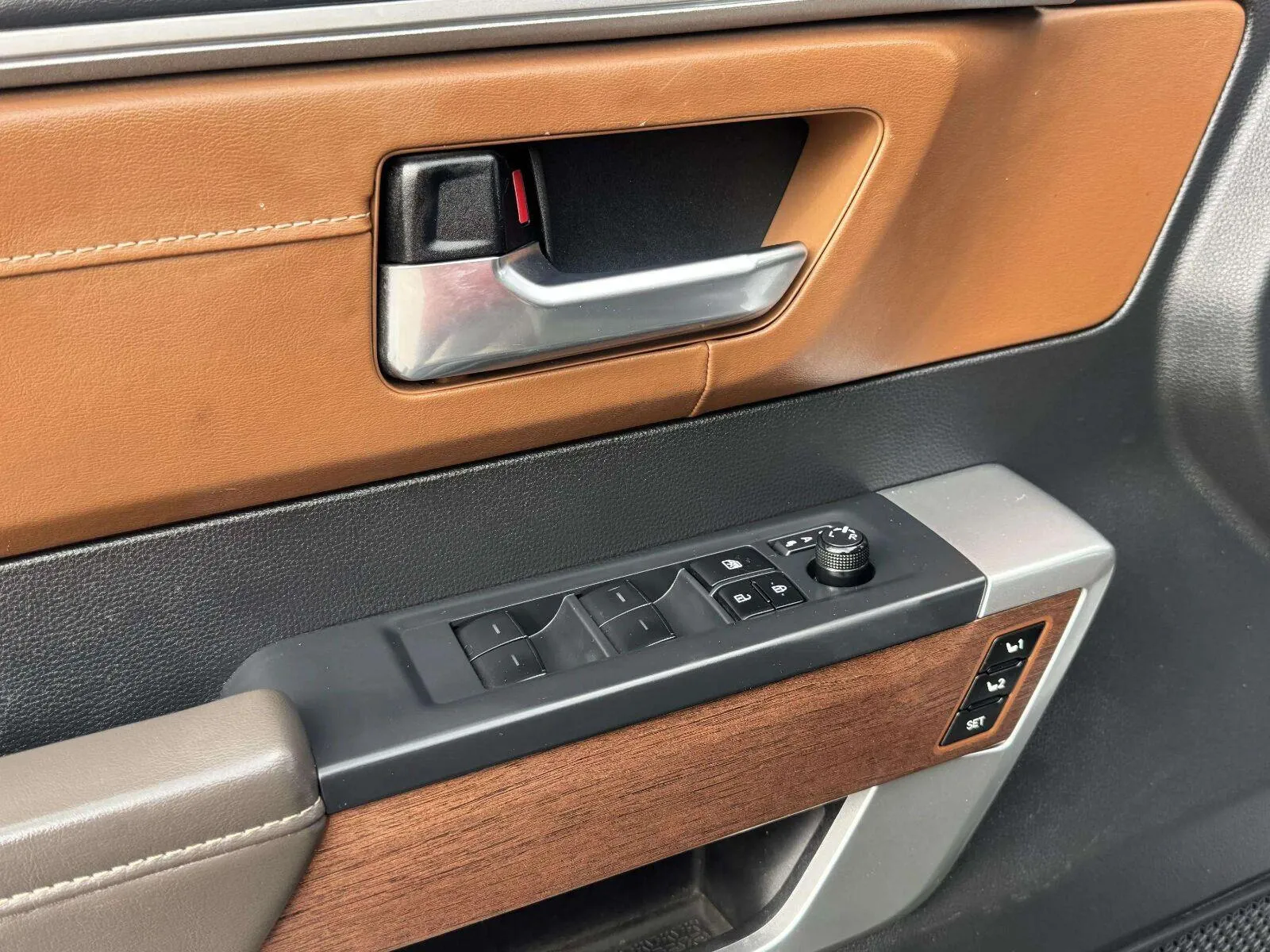 Toyota Tundra photo 19