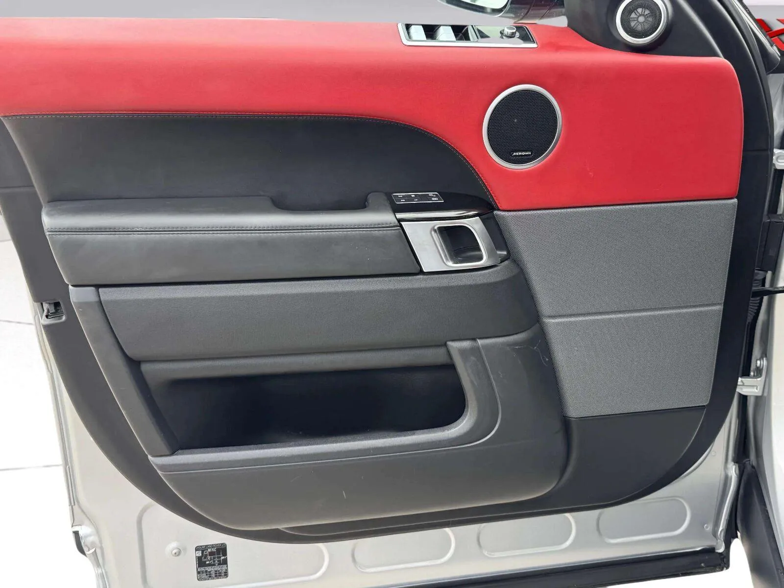 Land Rover Range Rover Sport photo 18