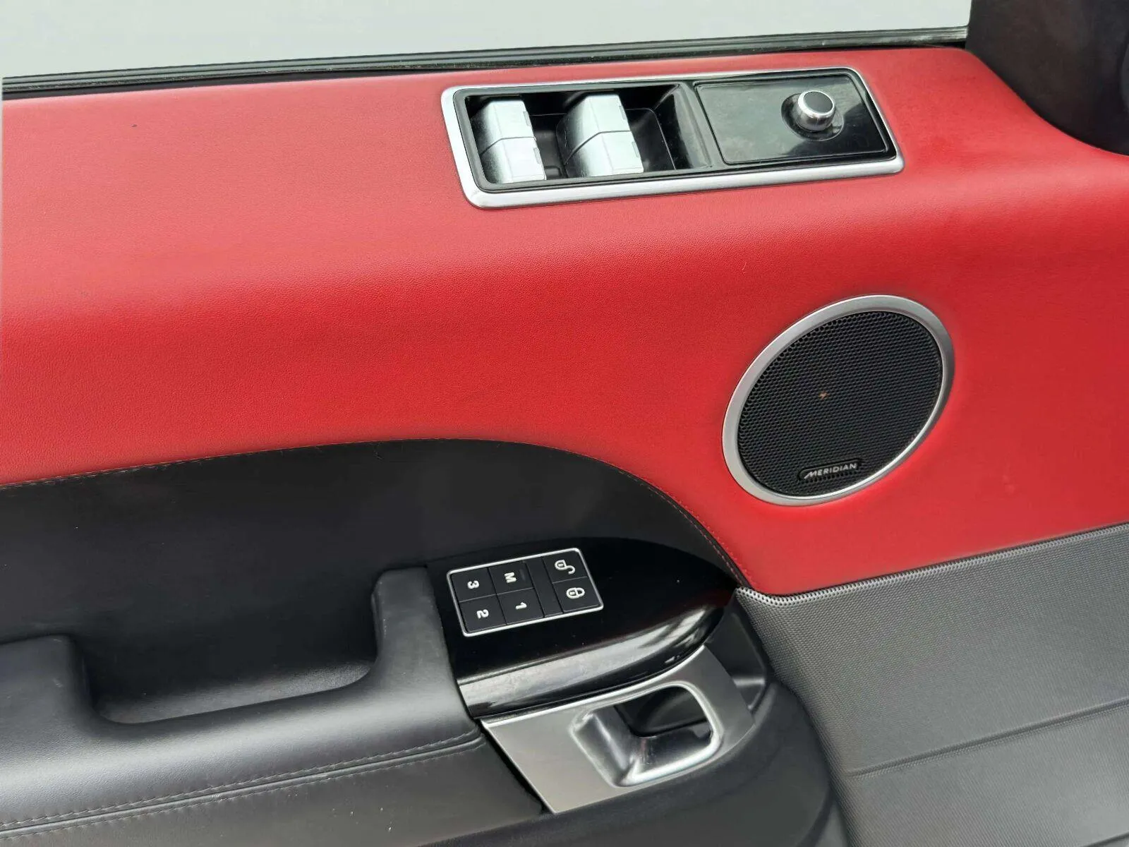 Land Rover Range Rover Sport photo 19