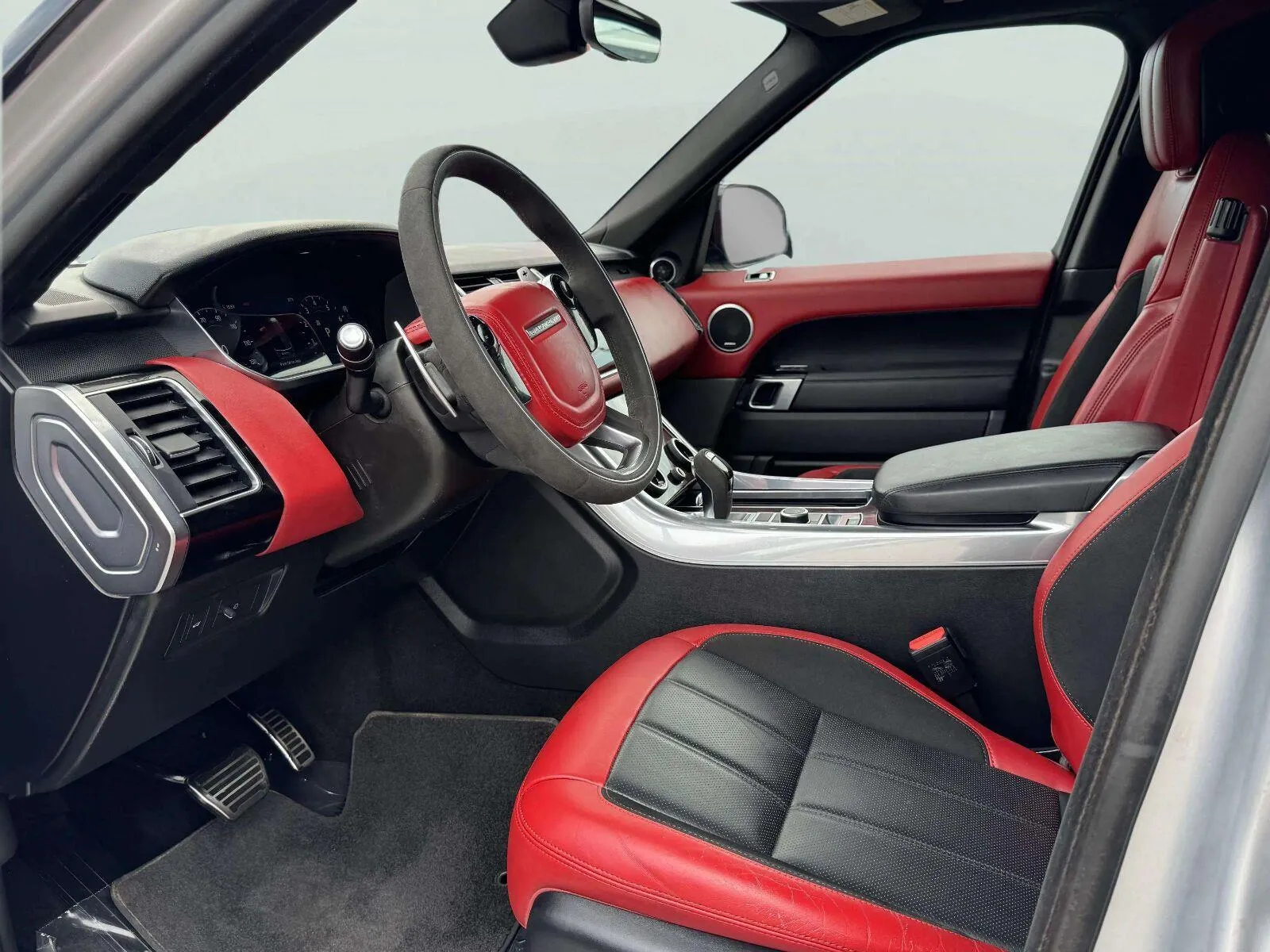 Land Rover Range Rover Sport photo 21
