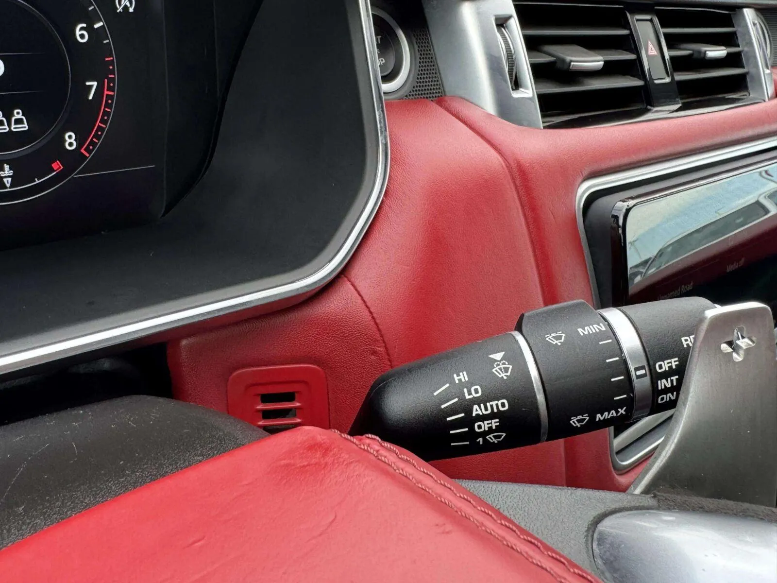 Land Rover Range Rover Sport photo 27