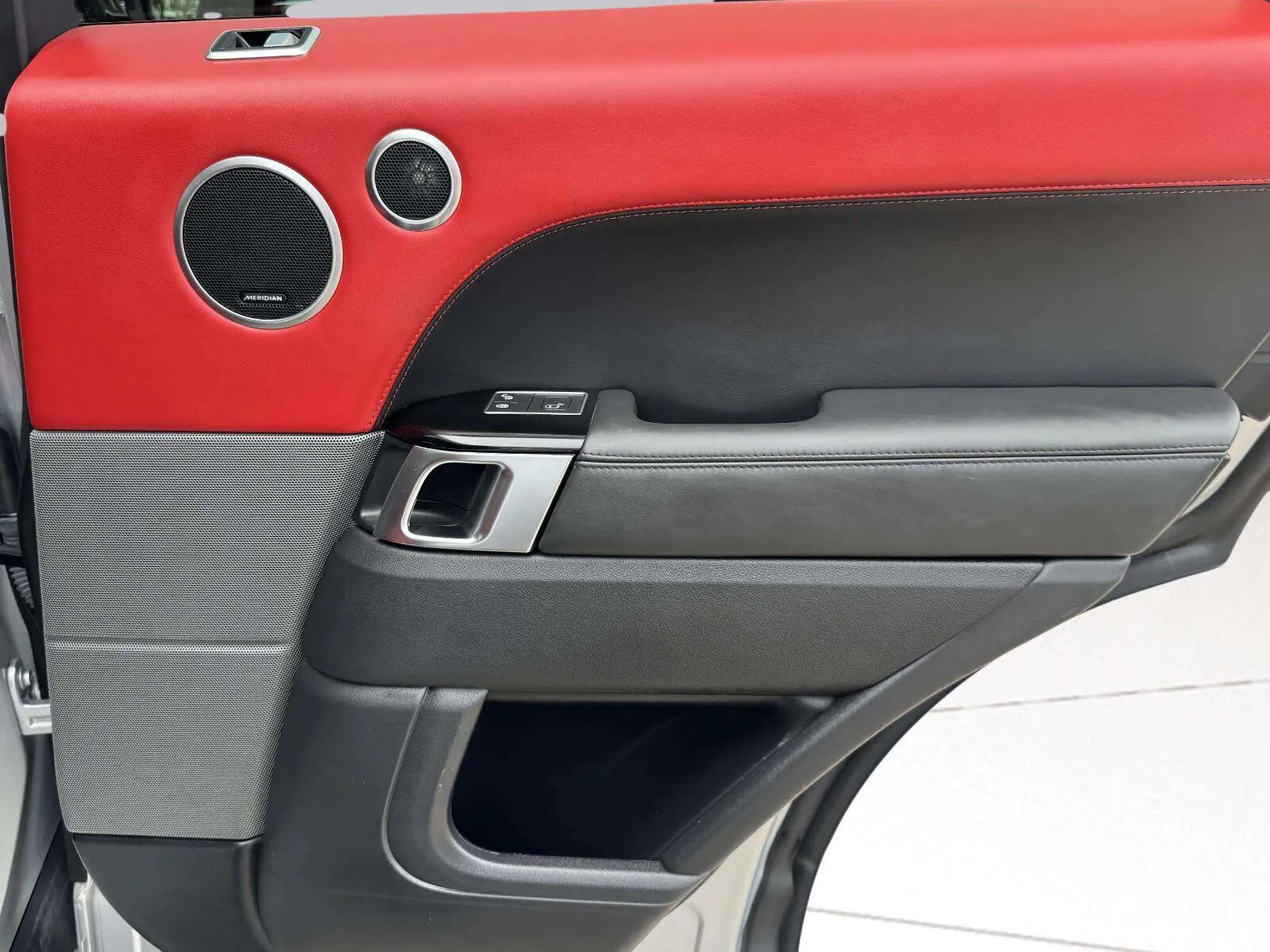 Land Rover Range Rover Sport photo 46