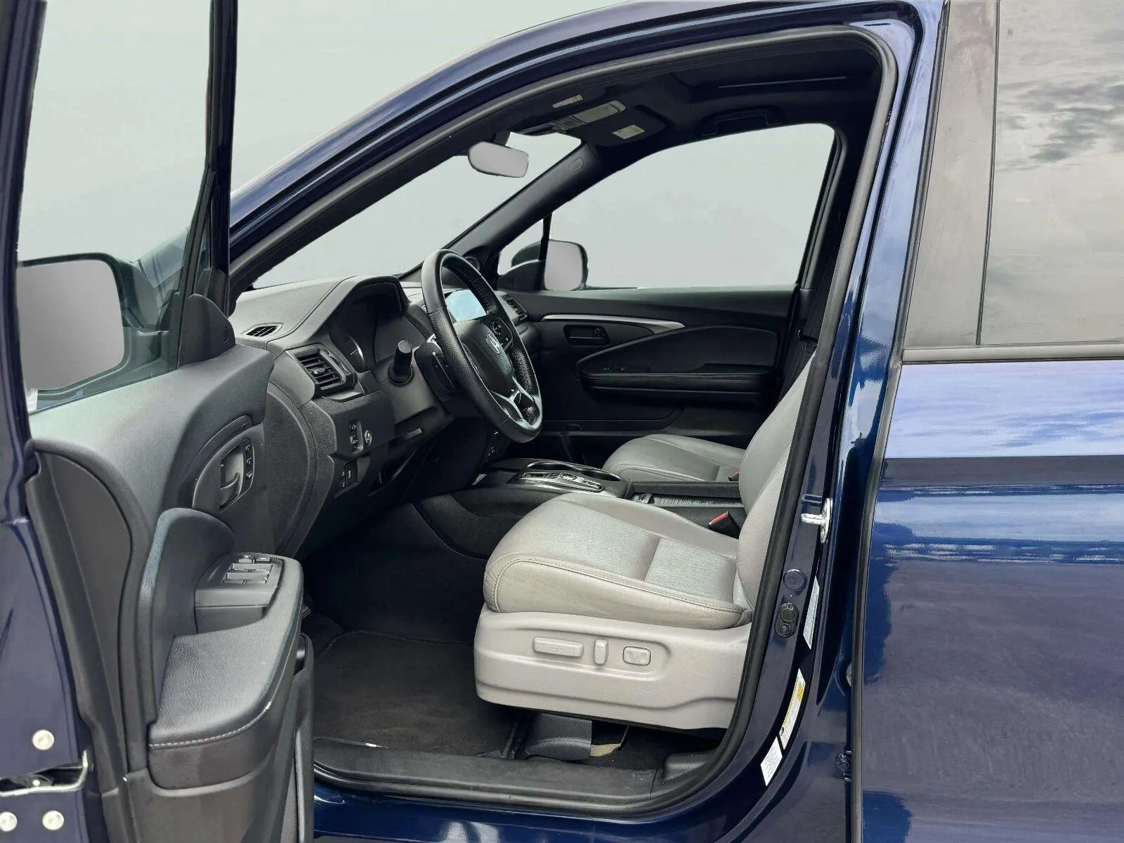 Honda Passport photo 16