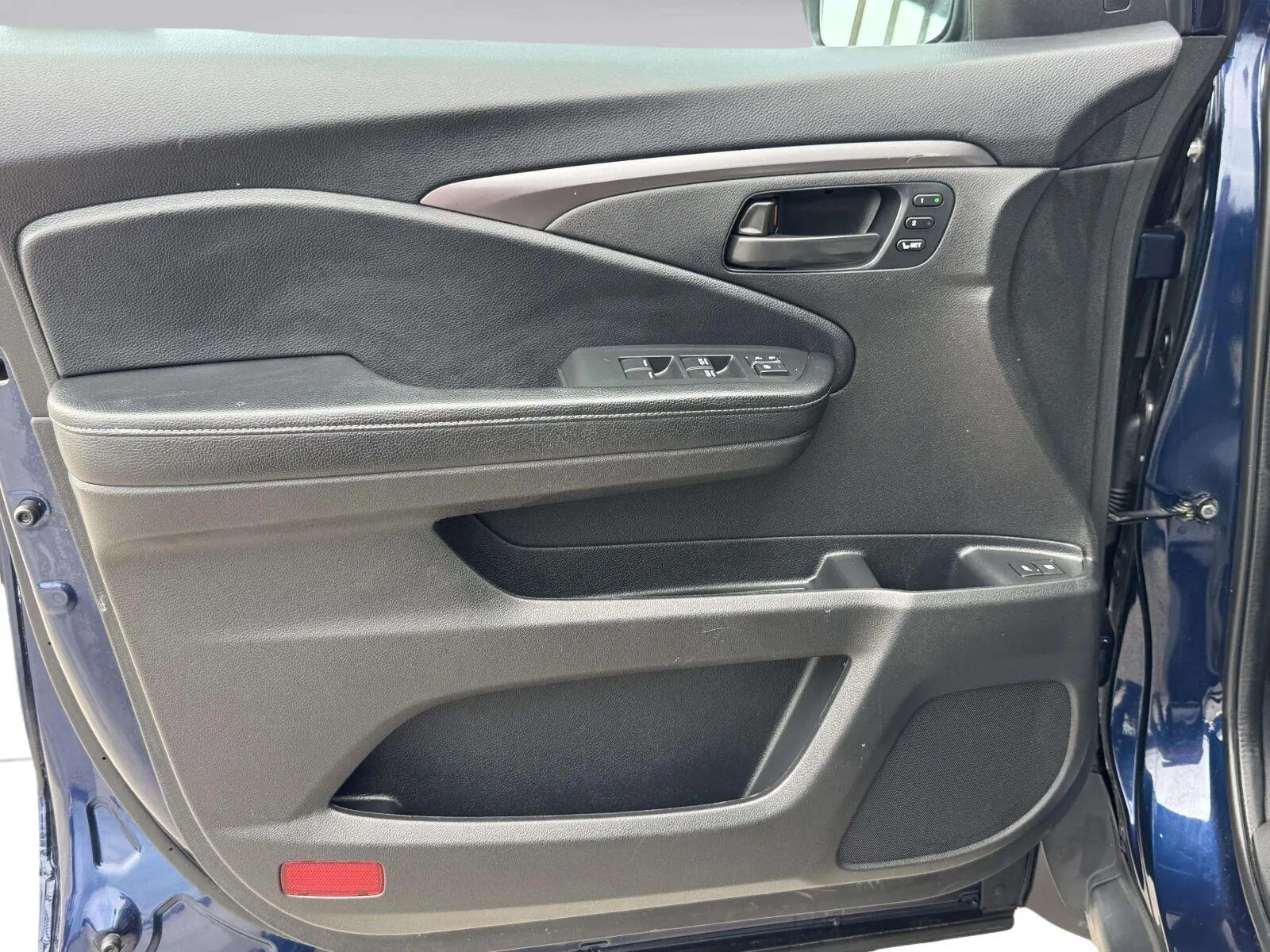 Honda Passport photo 18