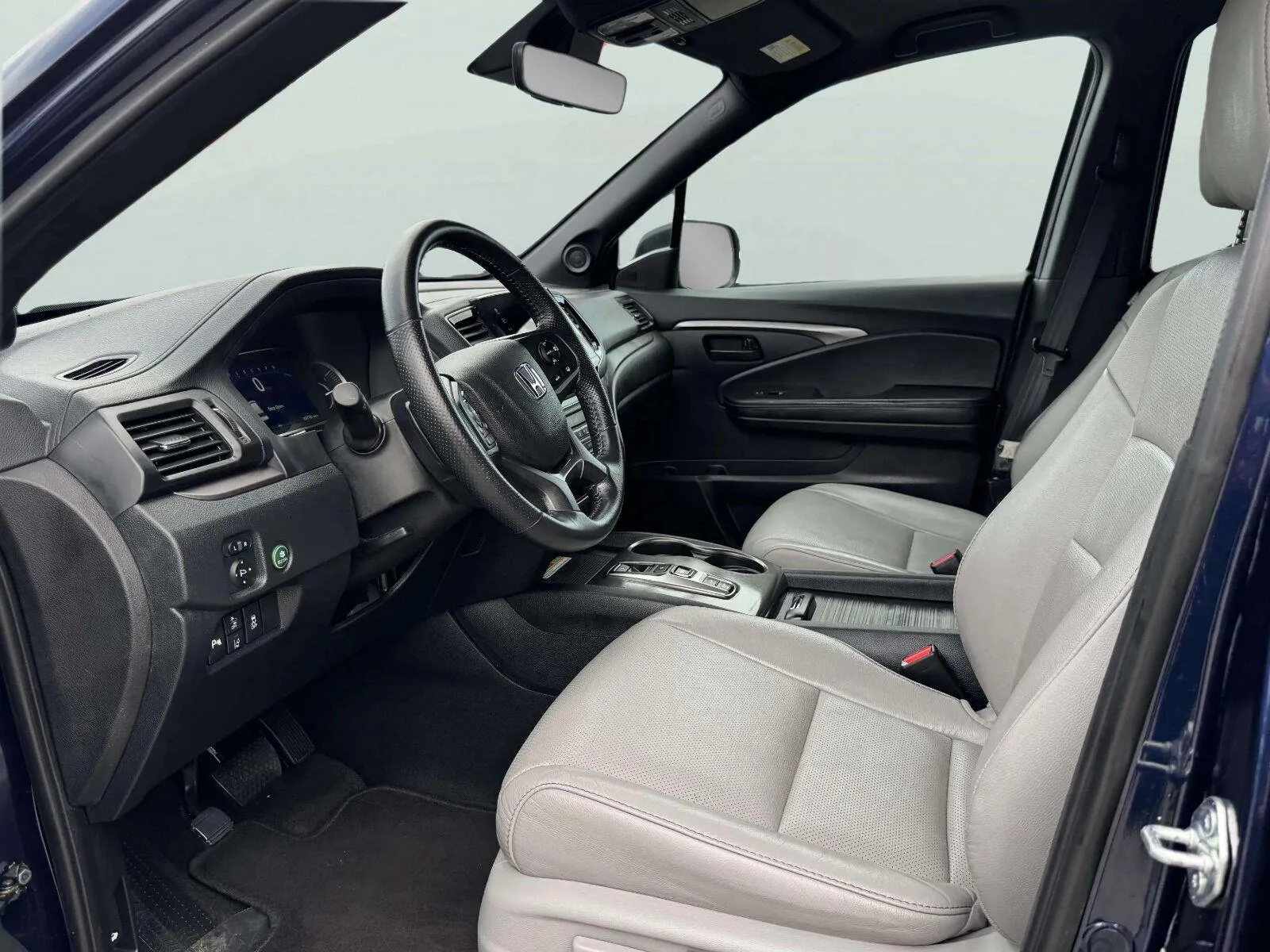 Honda Passport photo 21