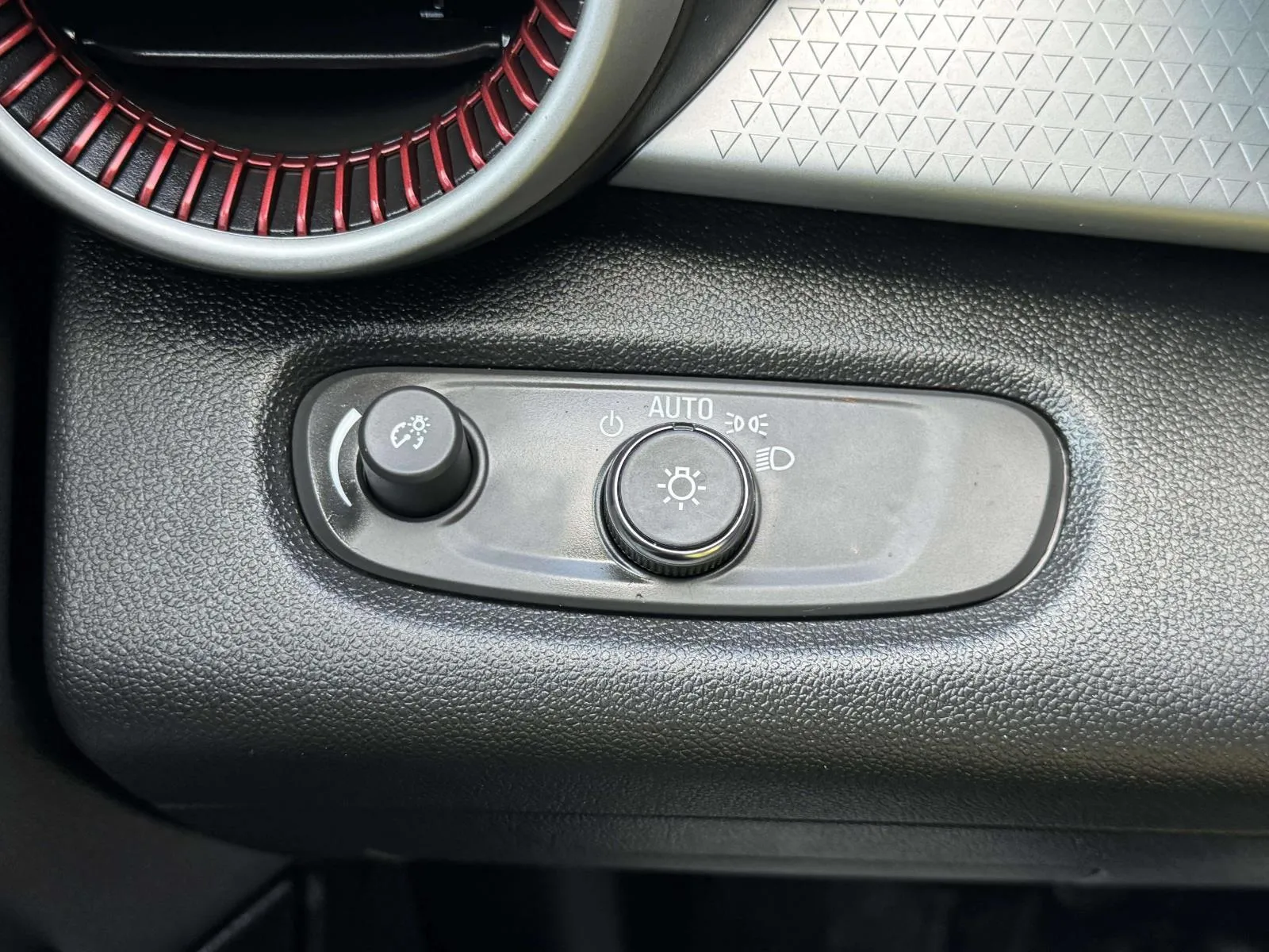 Chevrolet Trax photo 23