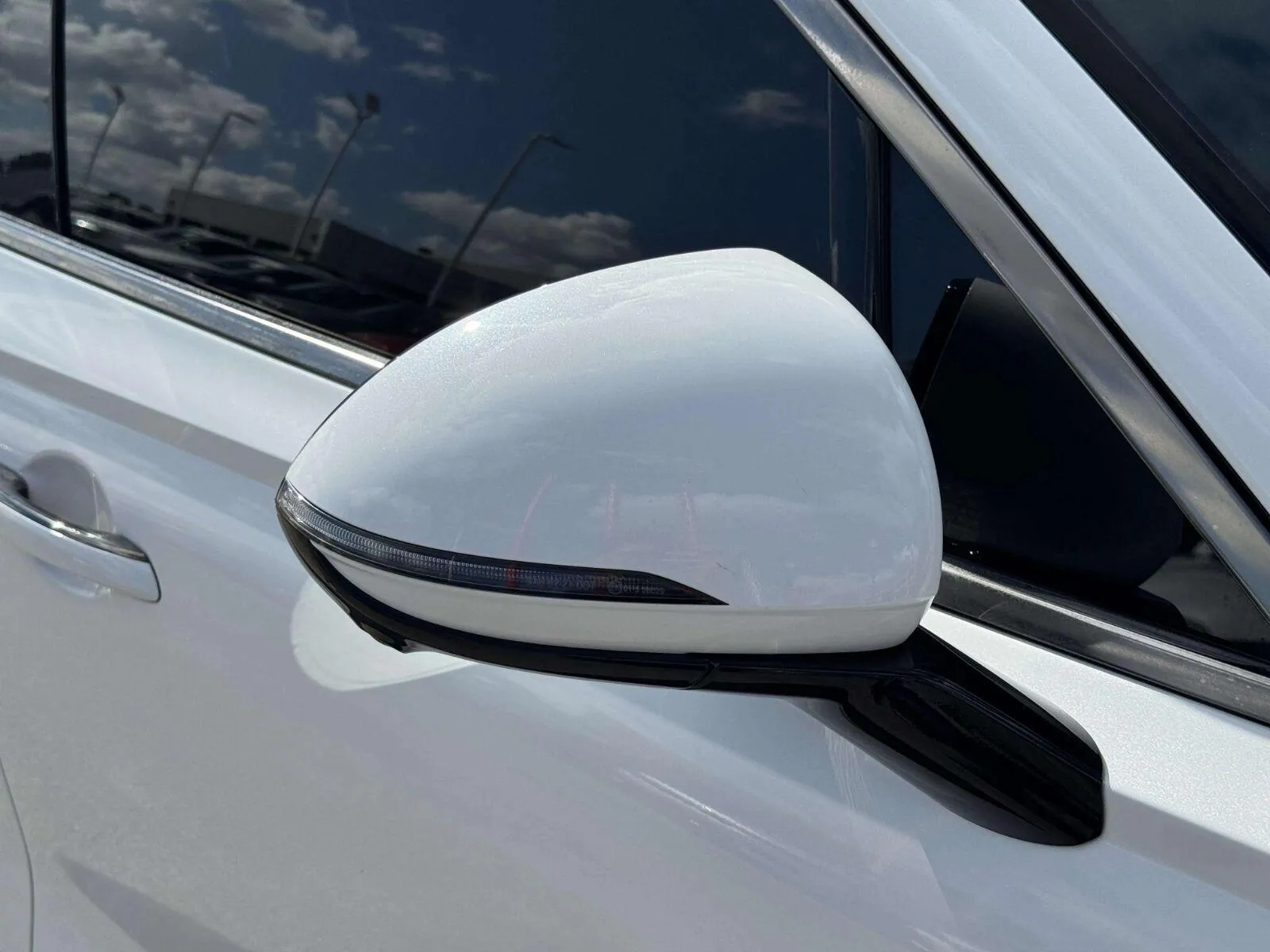 Genesis GV70 photo 10
