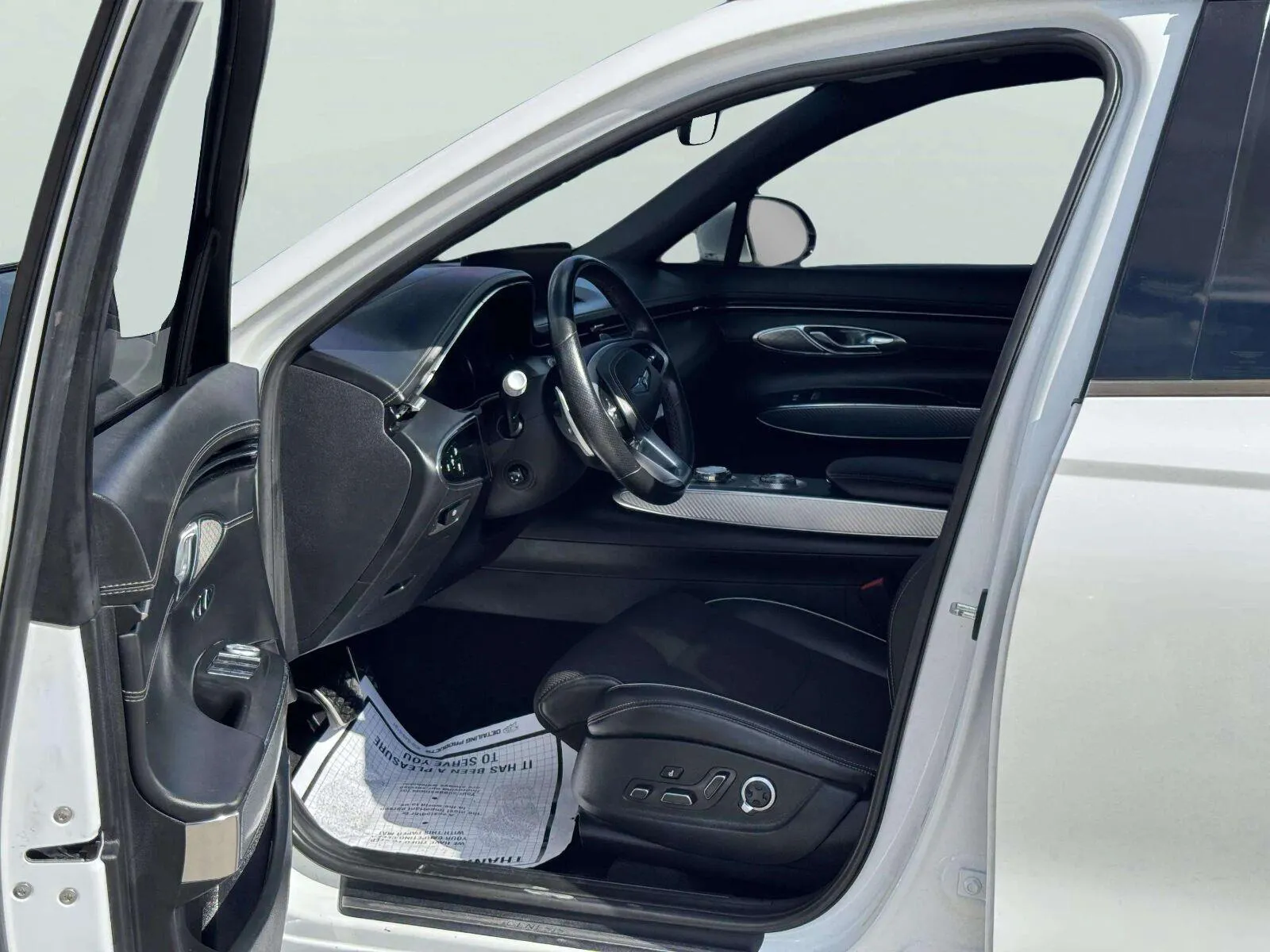 Genesis GV70 photo 16