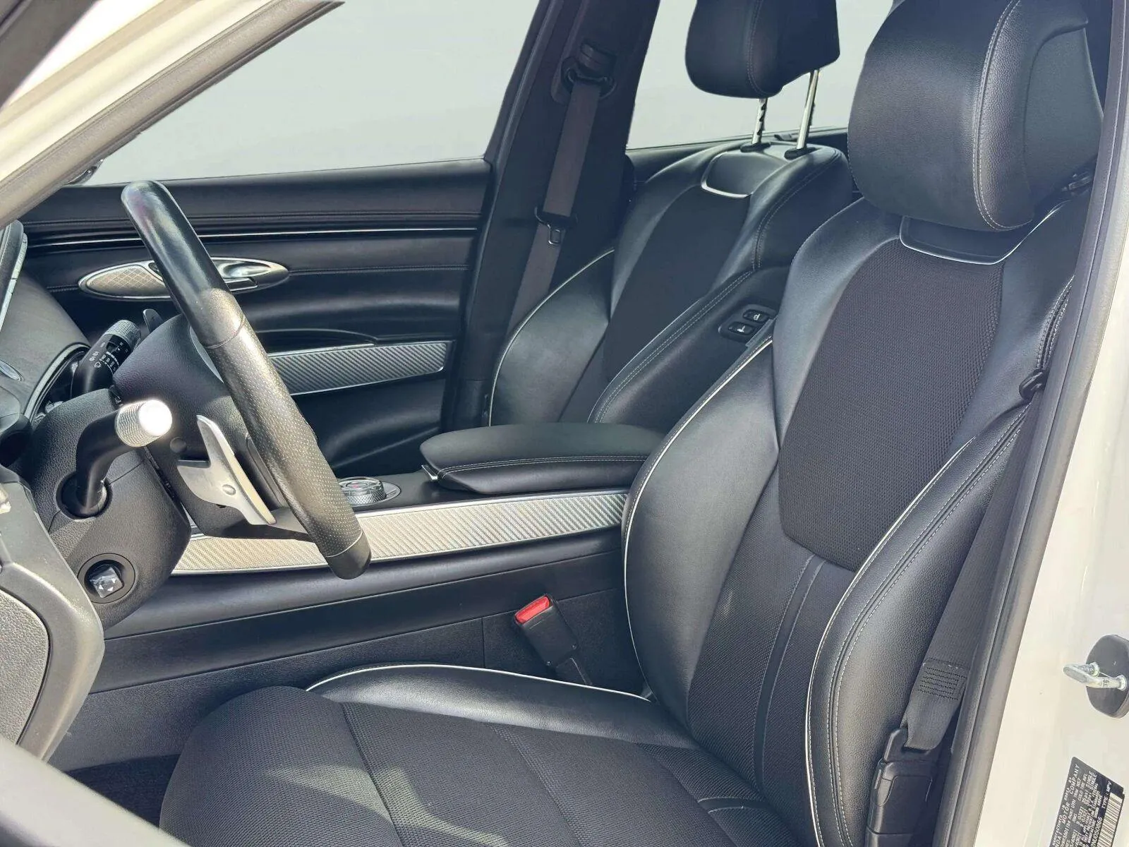 Genesis GV70 photo 20