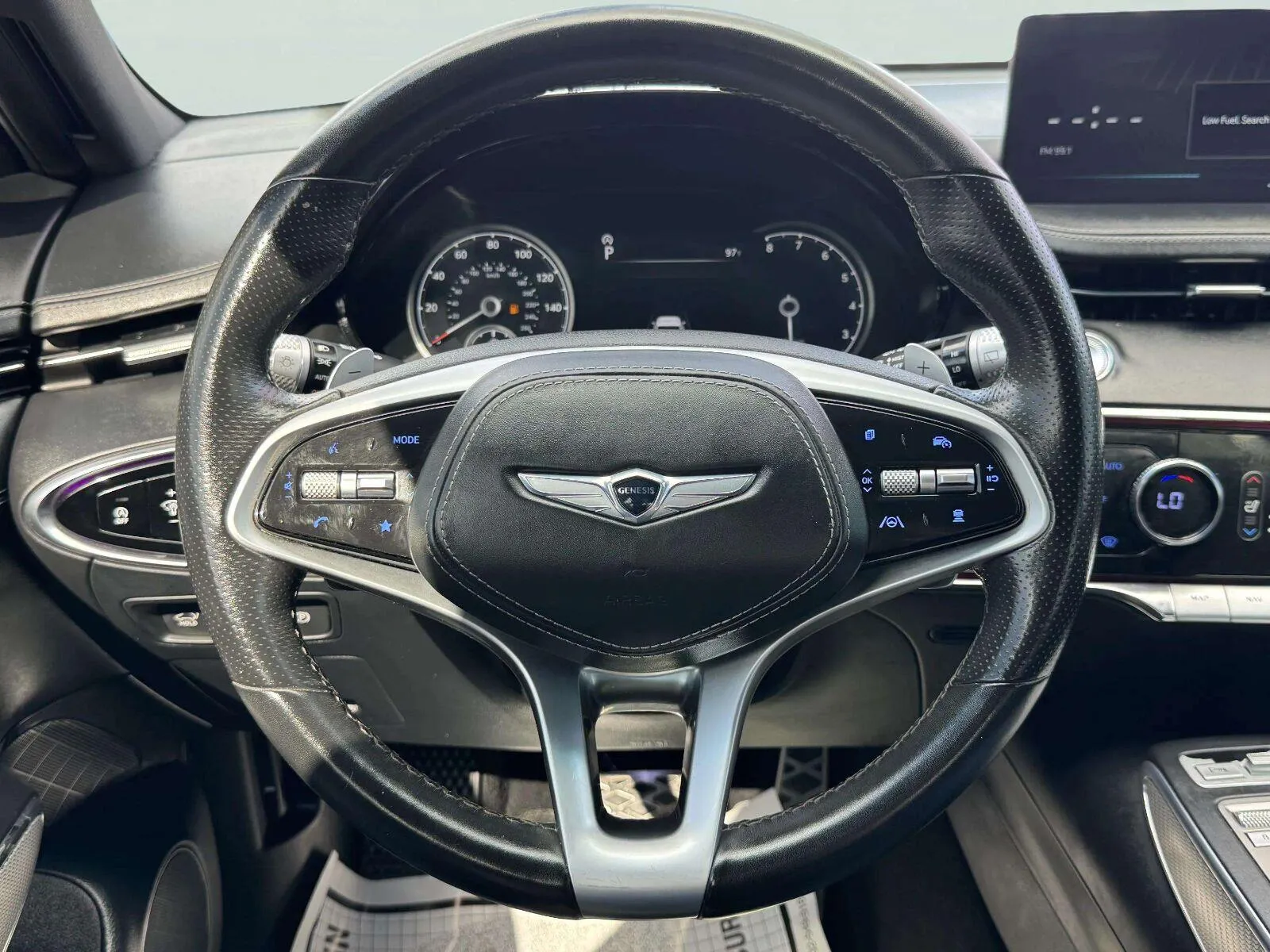 Genesis GV70 photo 32