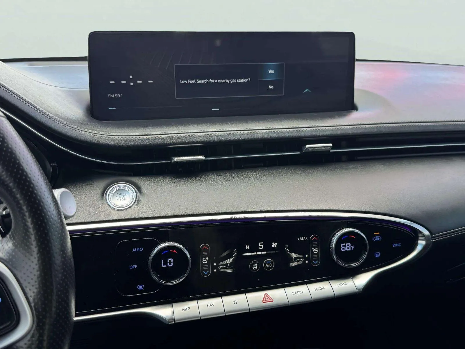 Genesis GV70 photo 33