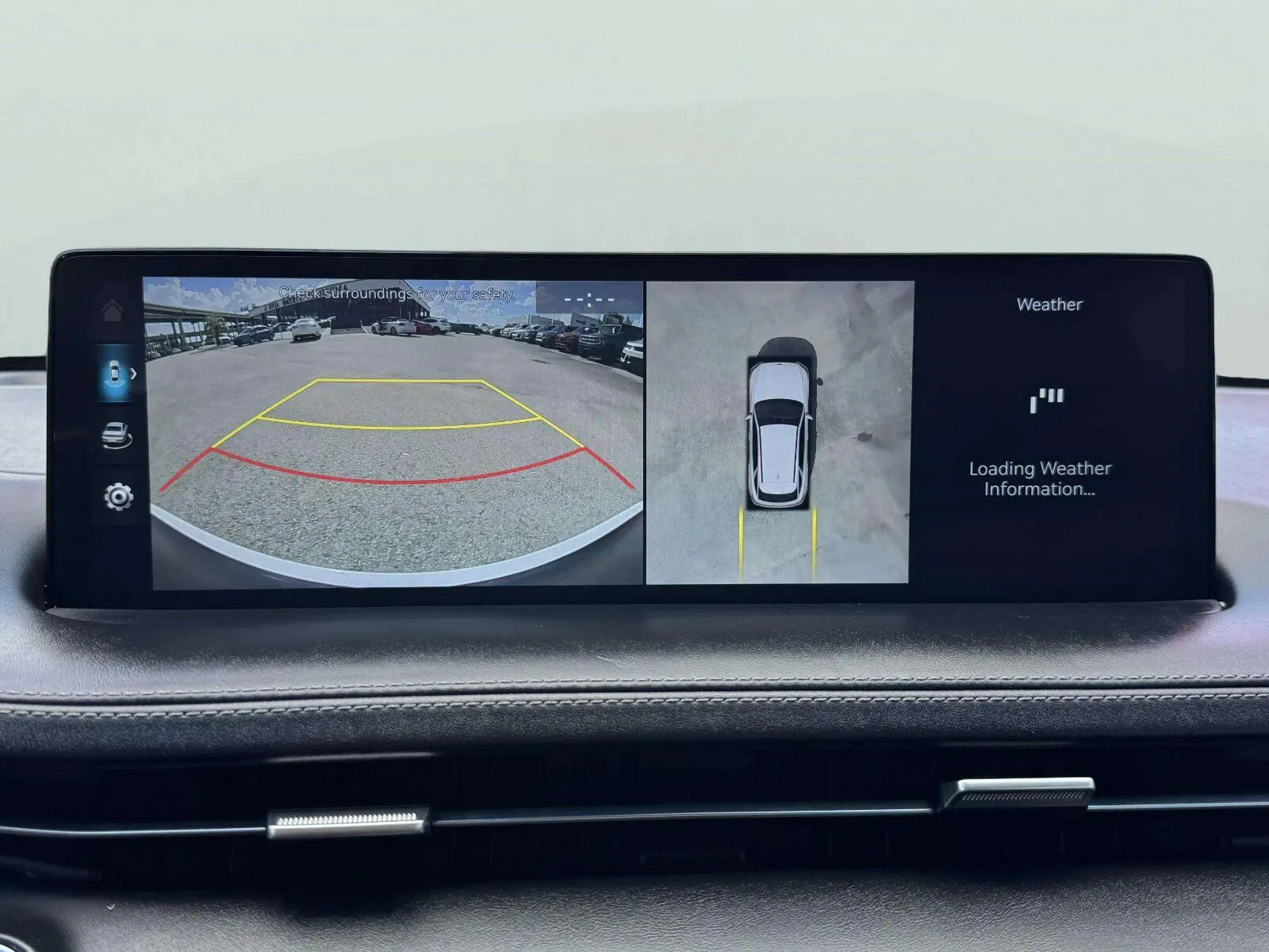 Genesis GV70 photo 35