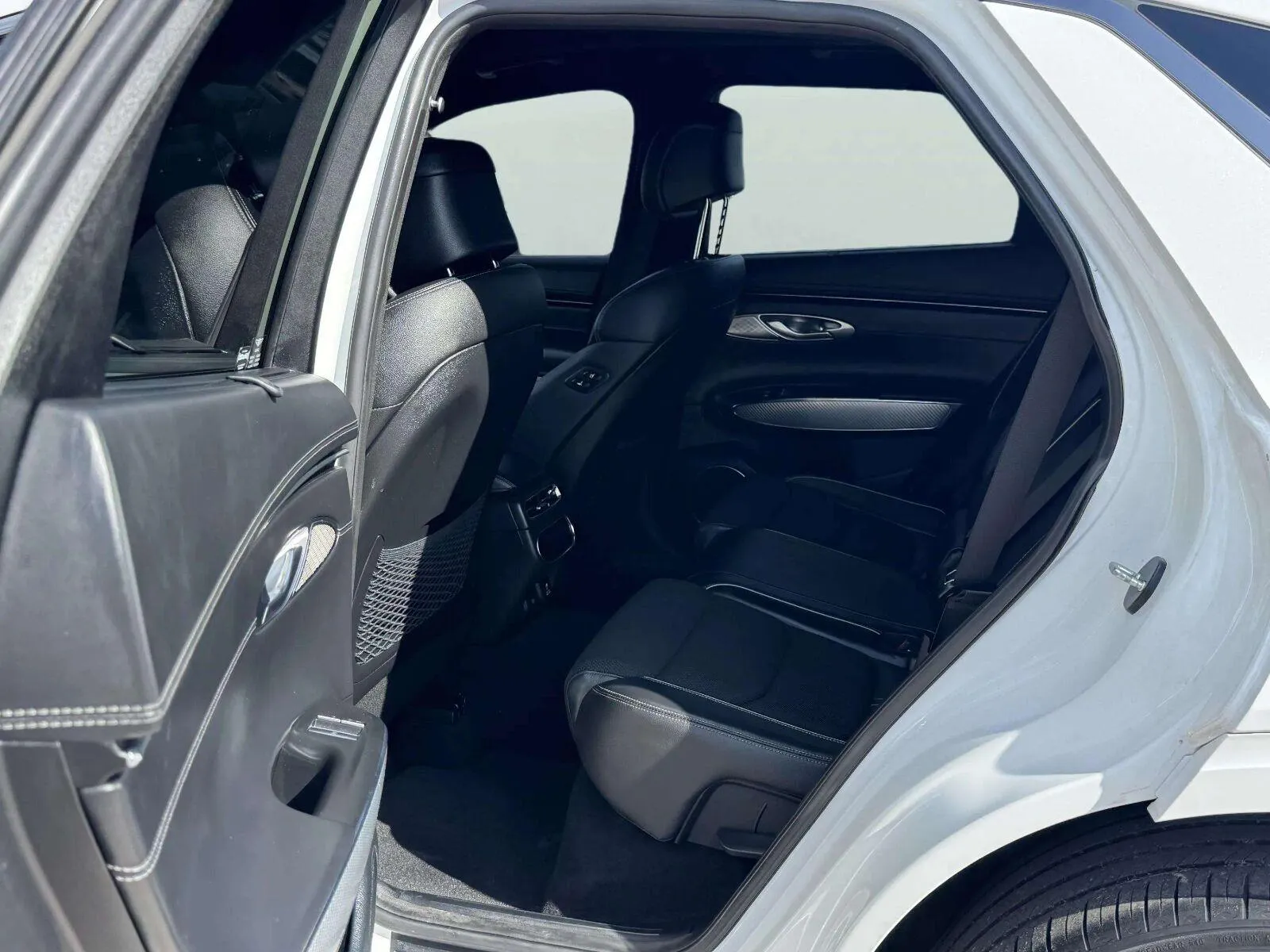 Genesis GV70 photo 38