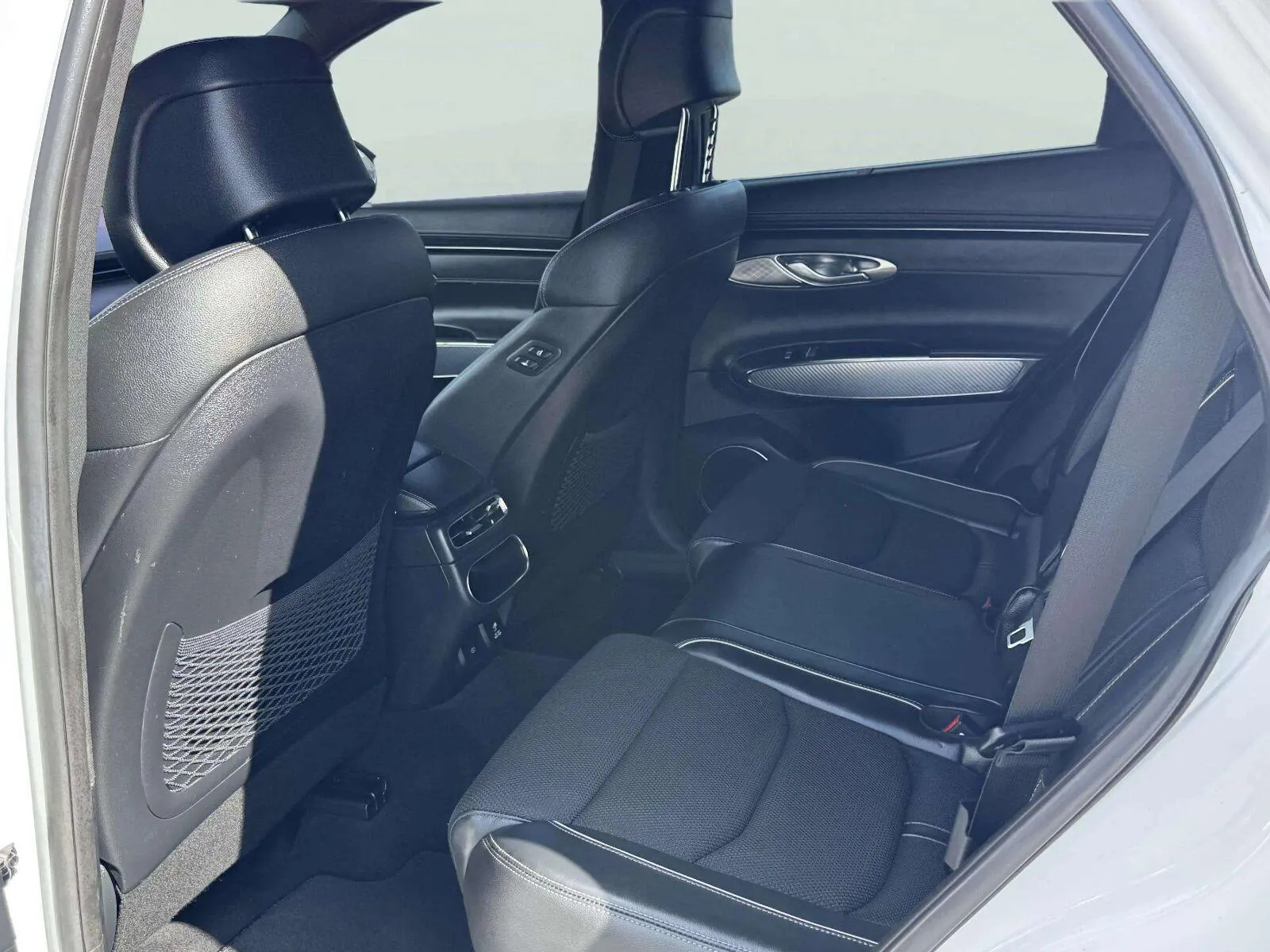Genesis GV70 photo 43