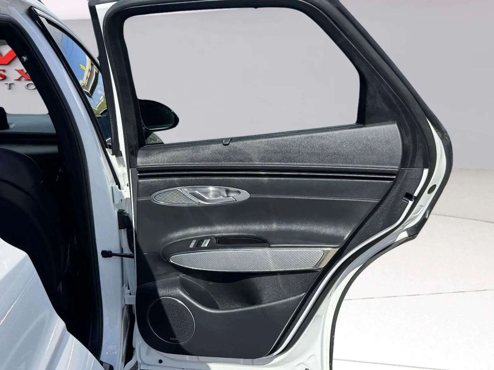 Genesis GV70 photo 45