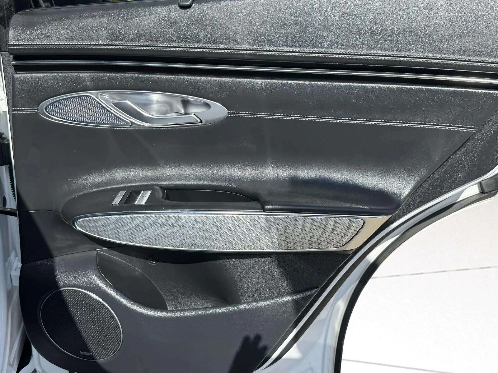 Genesis GV70 photo 46