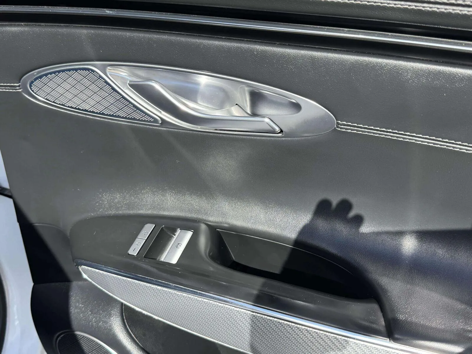 Genesis GV70 photo 47