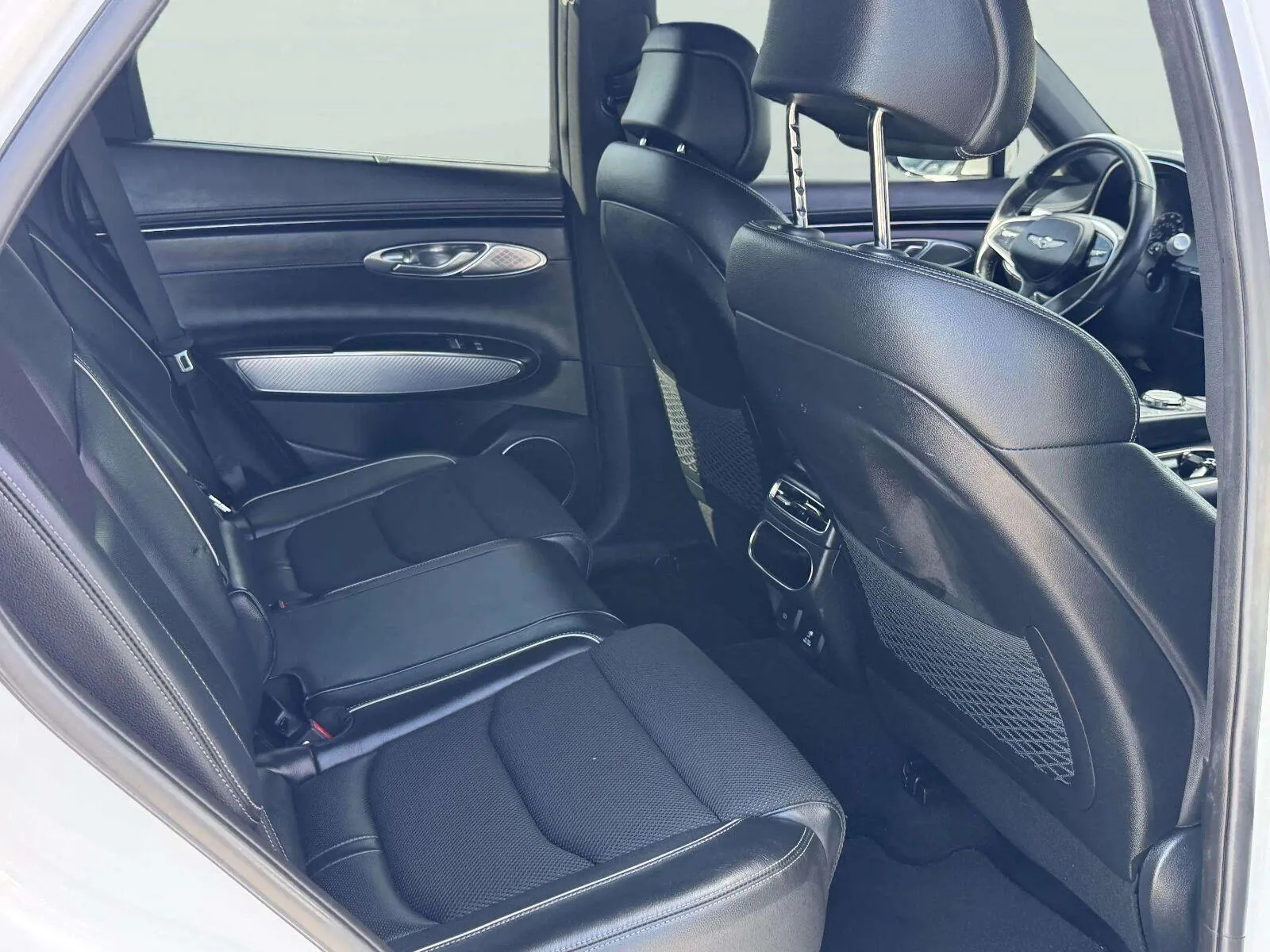 Genesis GV70 photo 49