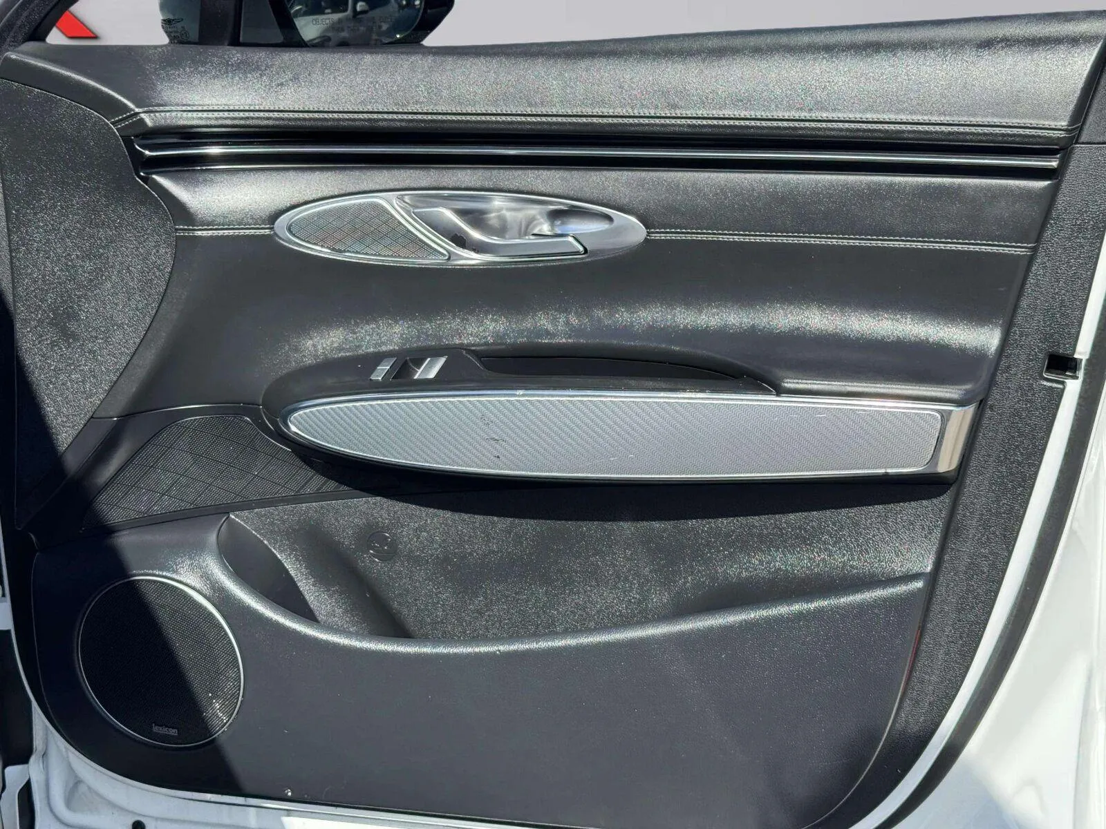 Genesis GV70 photo 55