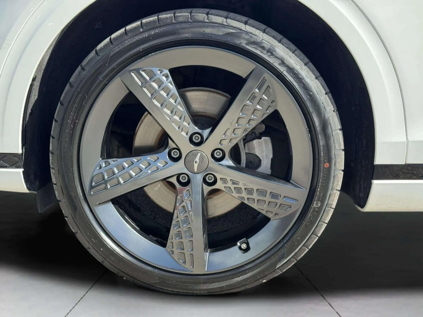 Genesis GV70 photo 65