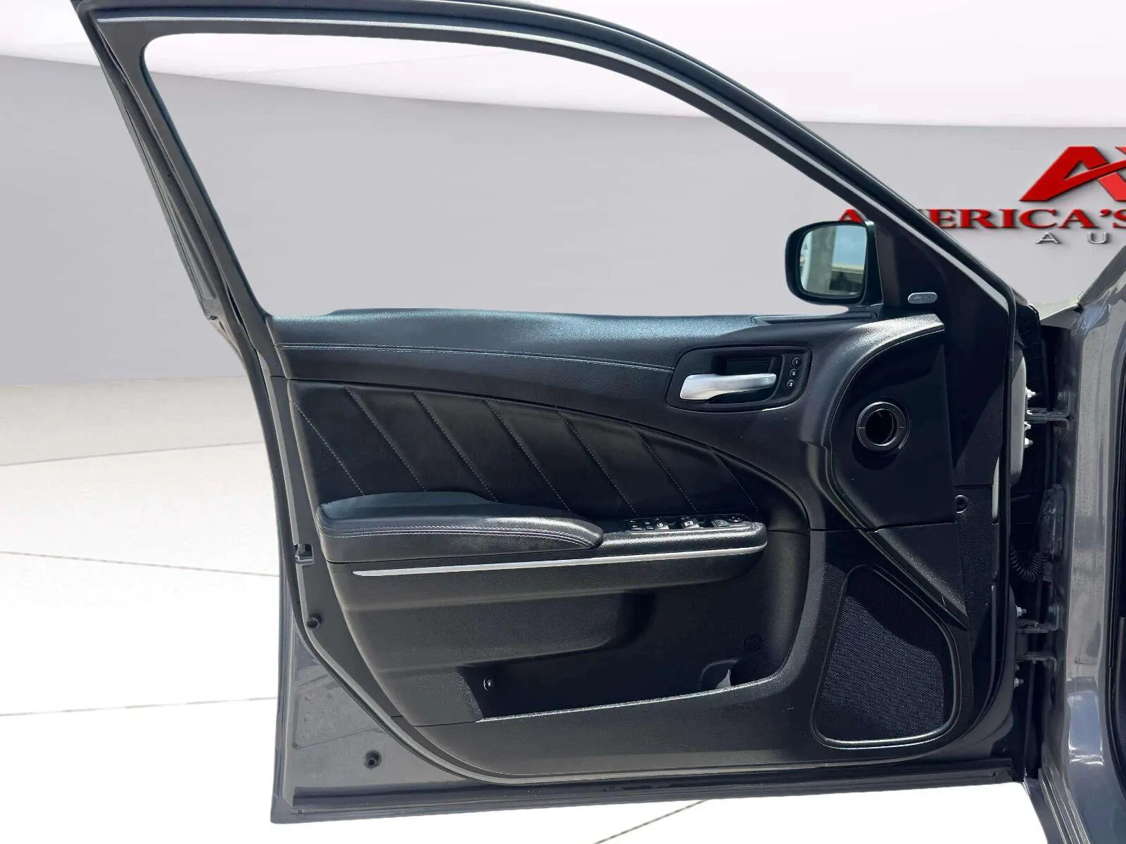 Dodge Charger photo 17