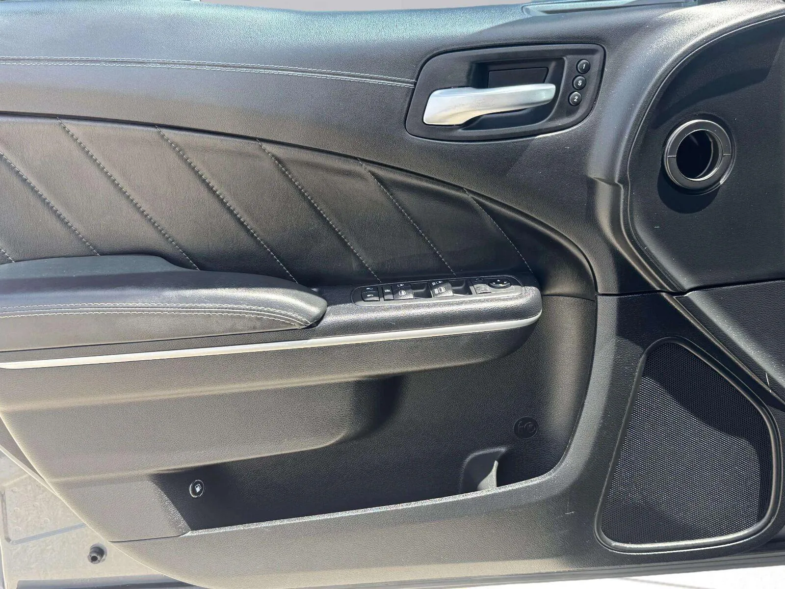 Dodge Charger photo 18