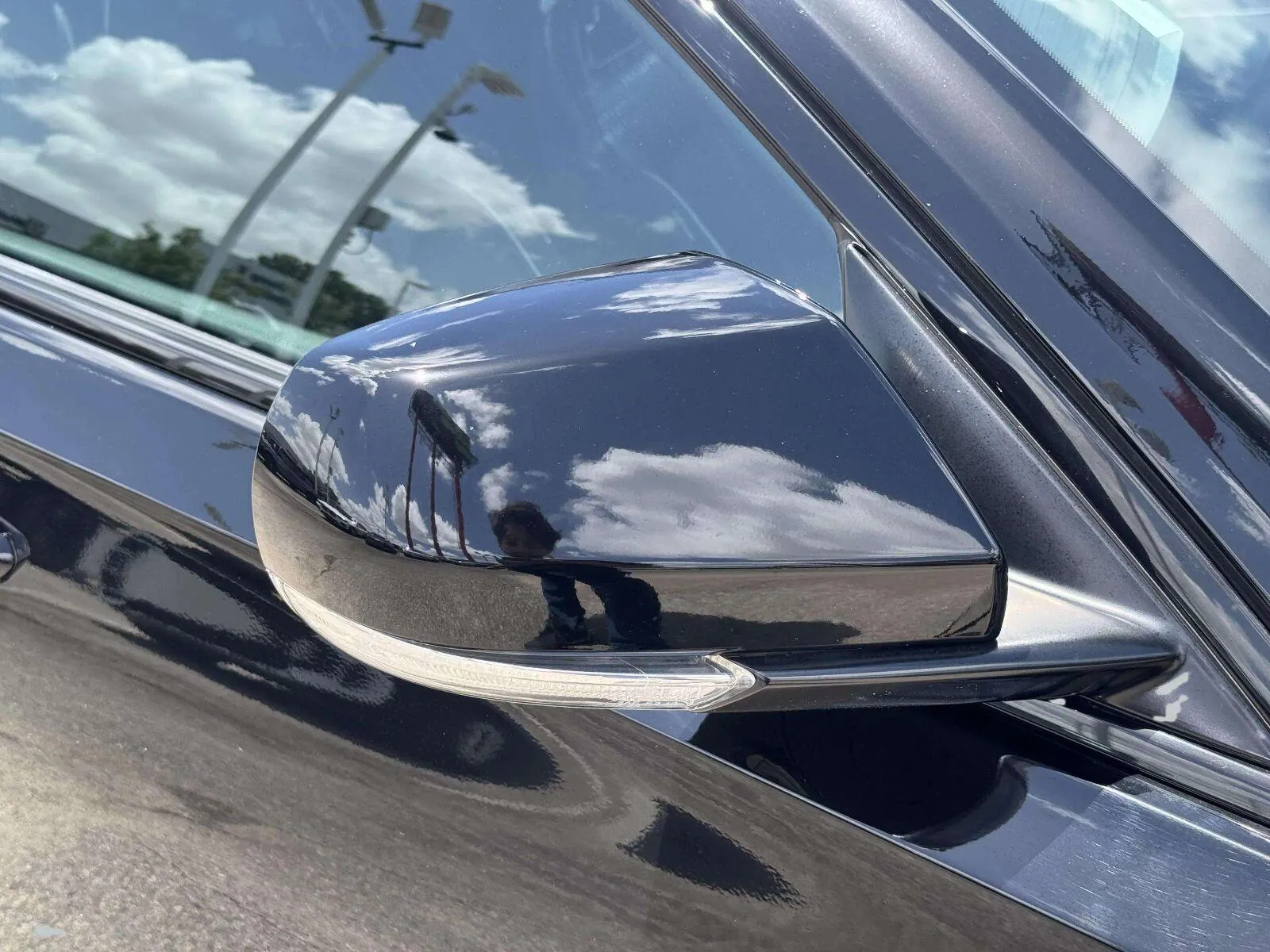 Cadillac CT4-V photo 10