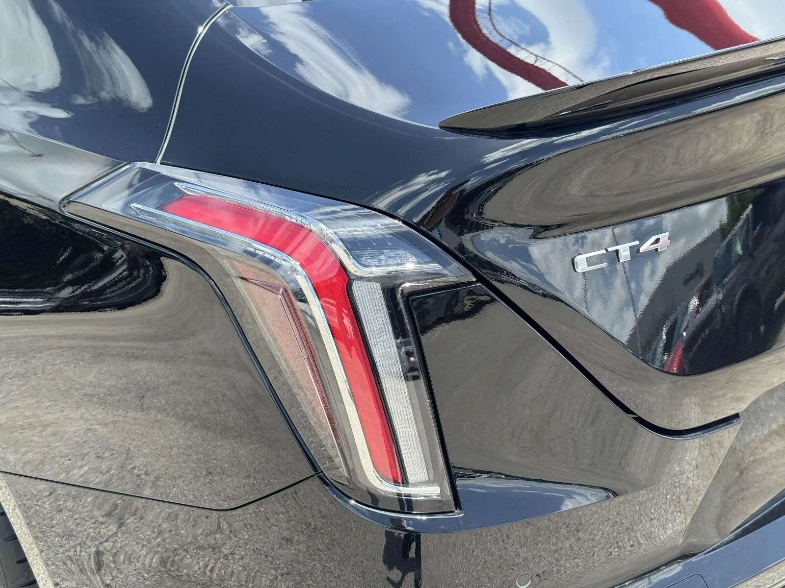 Cadillac CT4-V photo 14