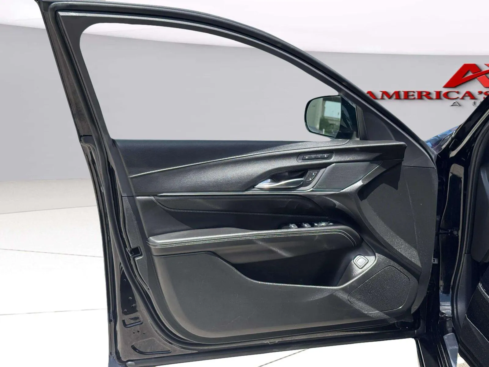 Cadillac CT4-V photo 17