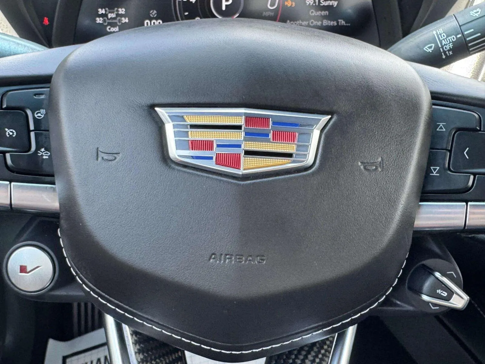 Cadillac CT4-V photo 27