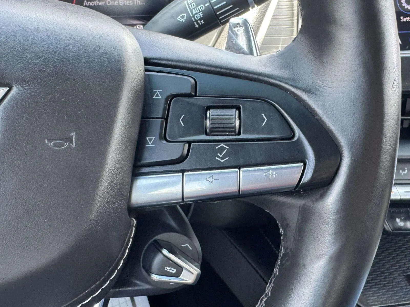 Cadillac CT4-V photo 28