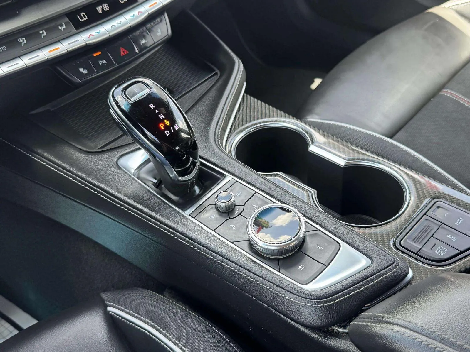 Cadillac CT4-V photo 33