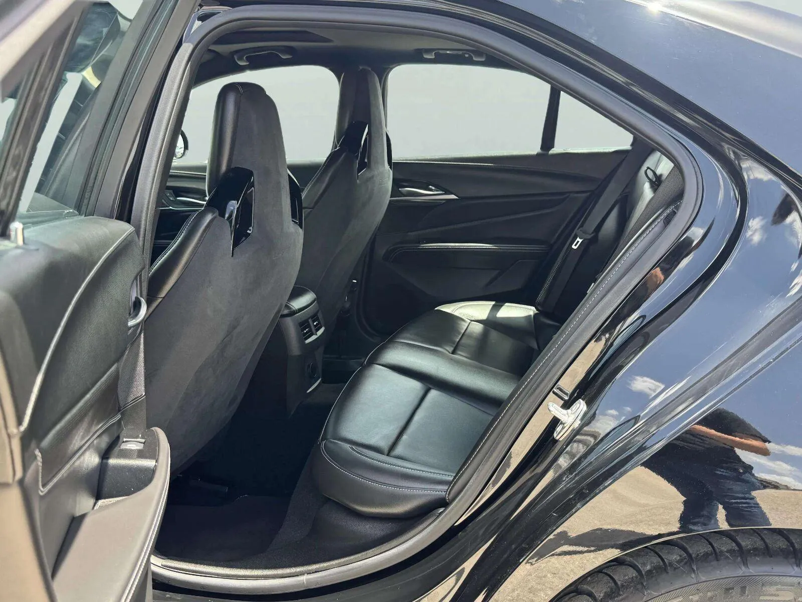 Cadillac CT4-V photo 34