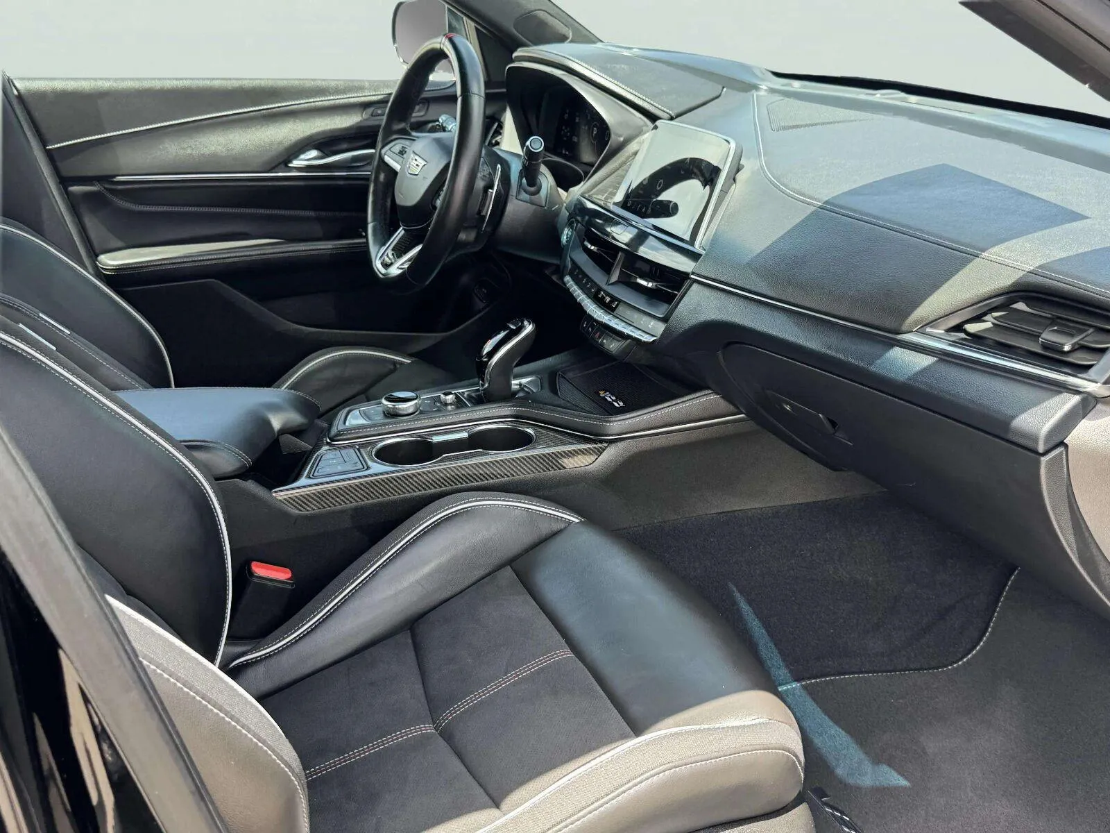 Cadillac CT4-V photo 56