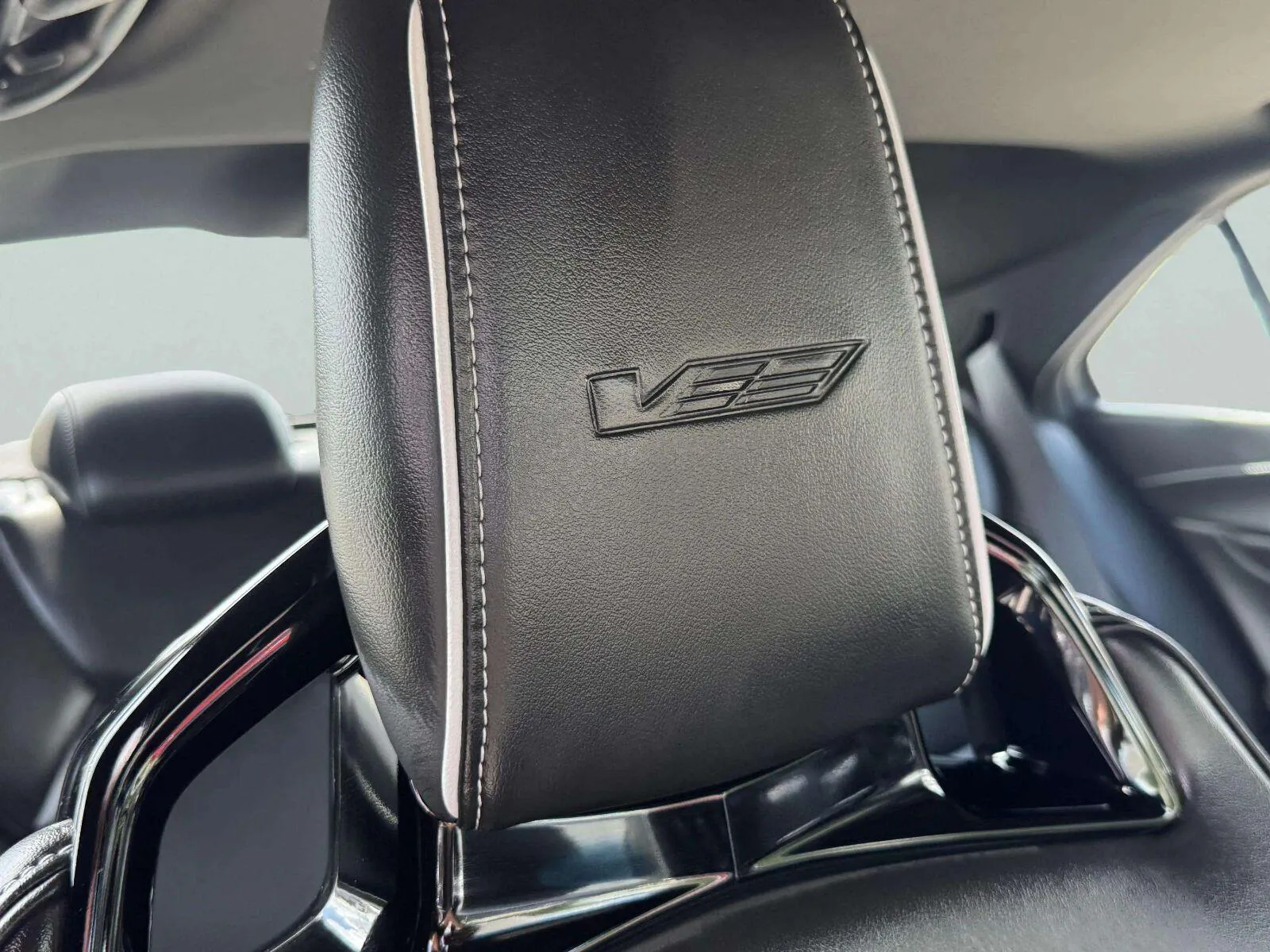 Cadillac CT4-V photo 57