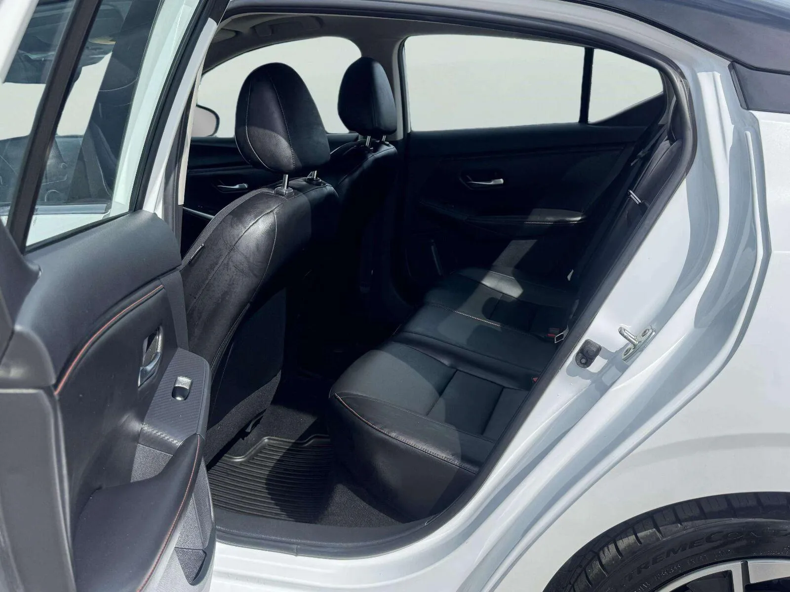 Nissan Sentra photo 34