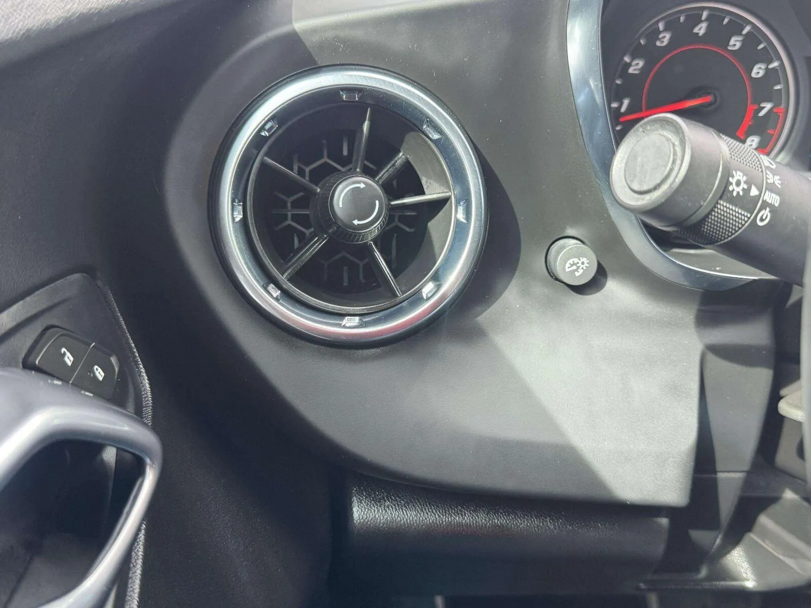 2021 Chevrolet Camaro 23
