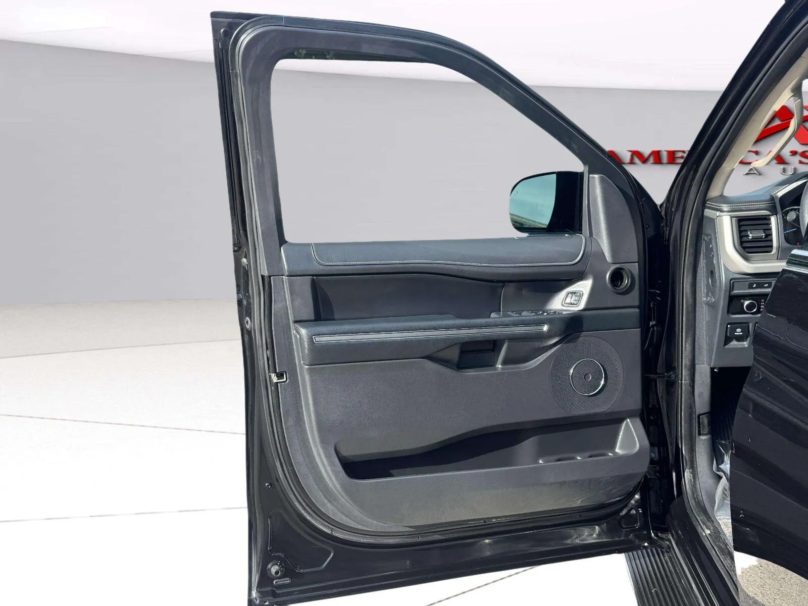 Ford Expedition photo 17